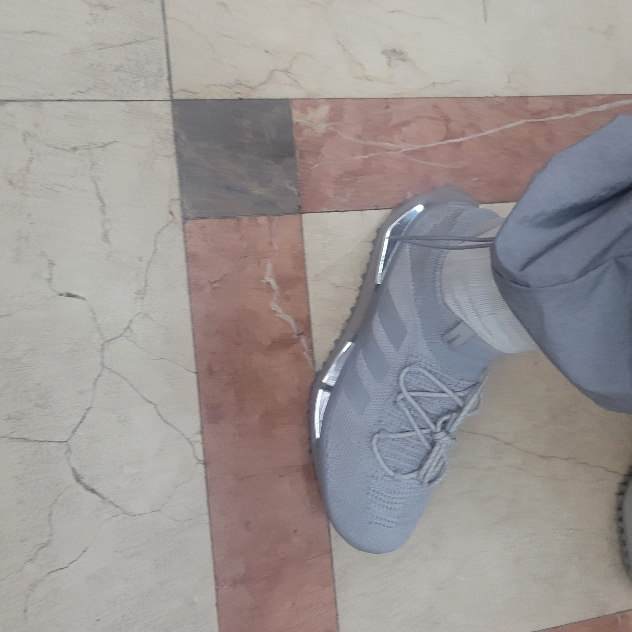Adidas NMD S1 Grey Two Silver Metallic 착용 스타일 - 2