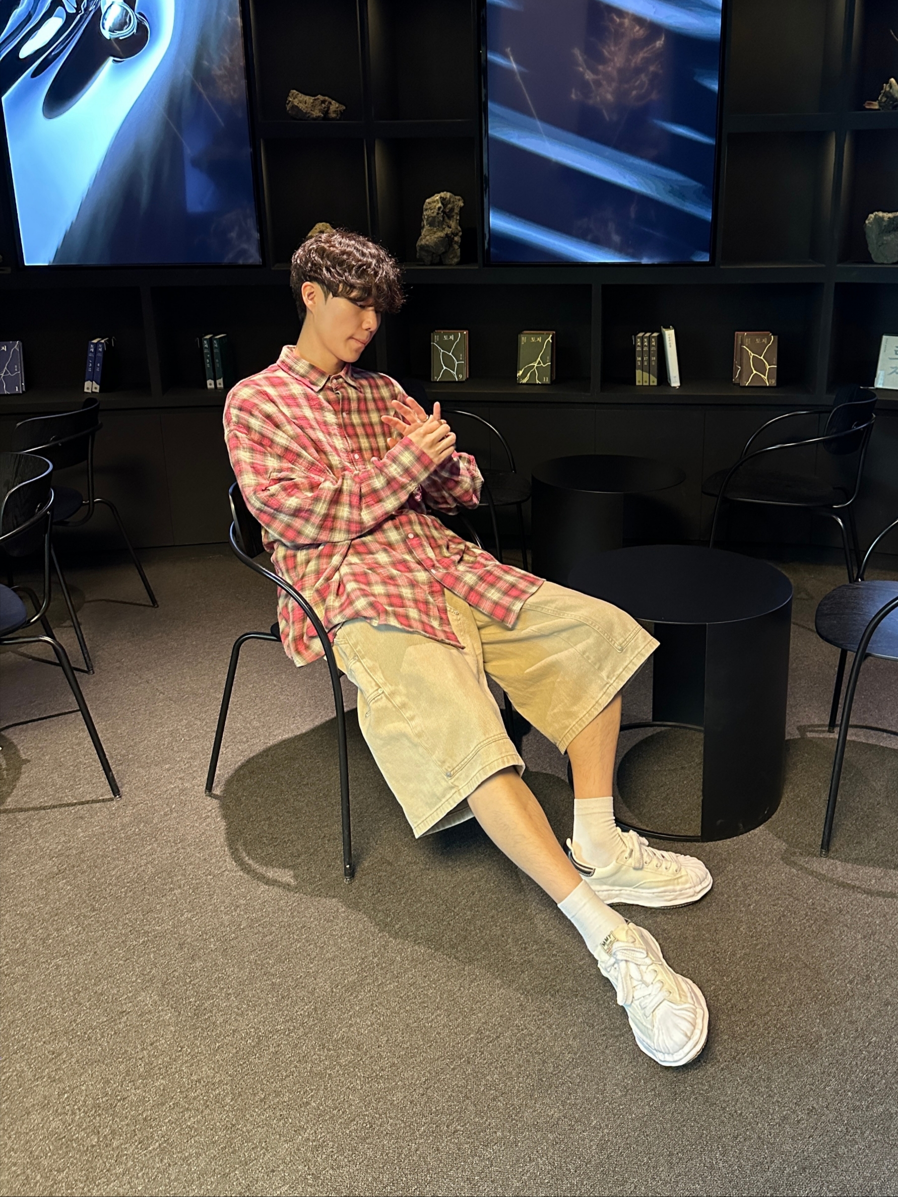 Nos Couleurs Check Bite Shirts Cherry, Maison Mihara Yasuhiro Blakey OG Sole Canvas Low-top Sneakers White 착용 스타일