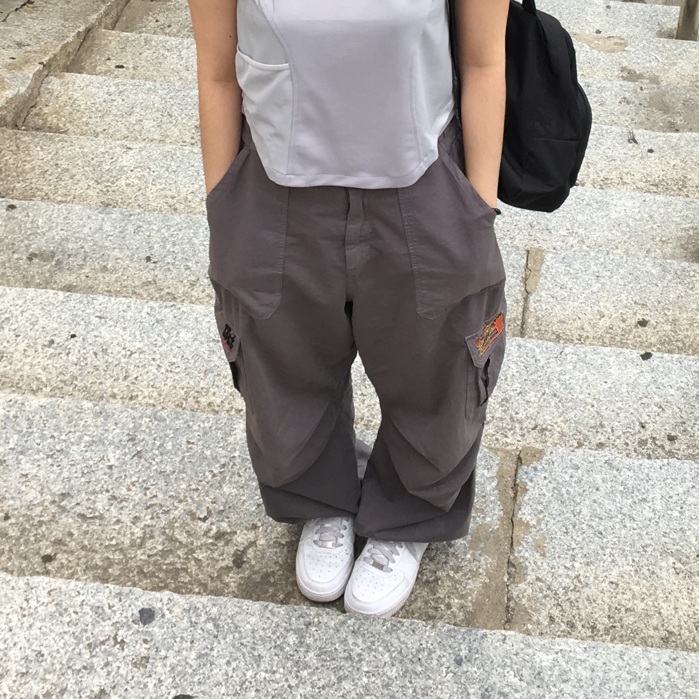 Jansport Half Pint Mini Backpack Black, Teket Homework Pants Grey 착용 스타일 - 3