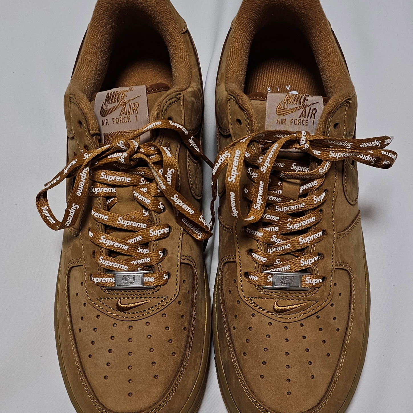 Nike x Supreme Air Force 1 Low Flax 착용 스타일