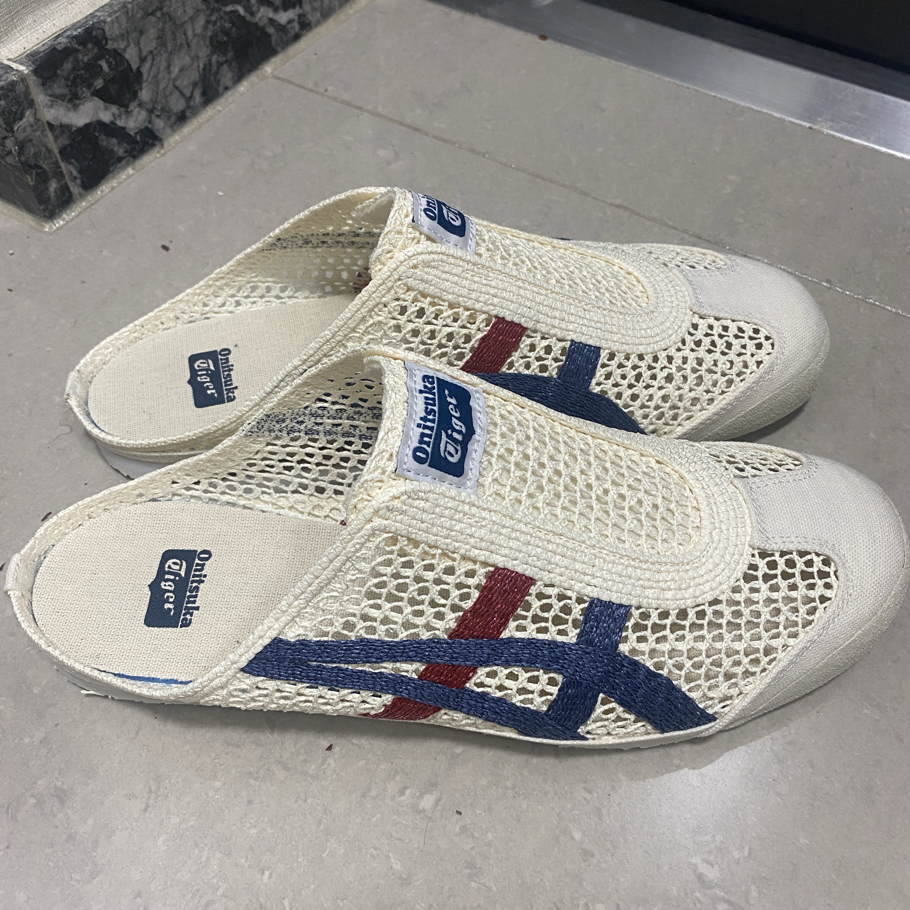 Onitsuka Tiger Mexico 66 Sabot Cream Mako Blue 착용 스타일