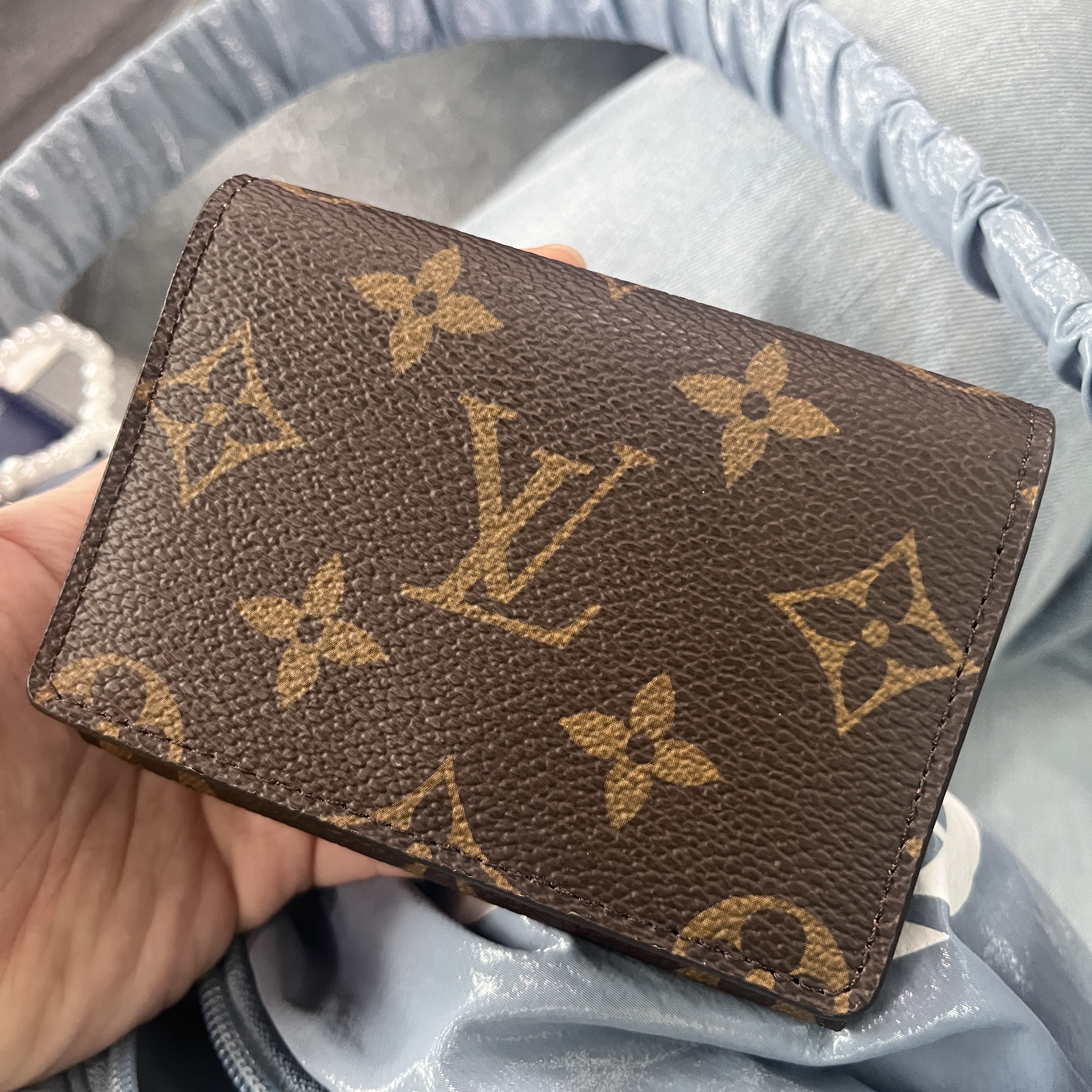 Louis Vuitton Envelope Business Card Holder Monogram 착용 스타일
