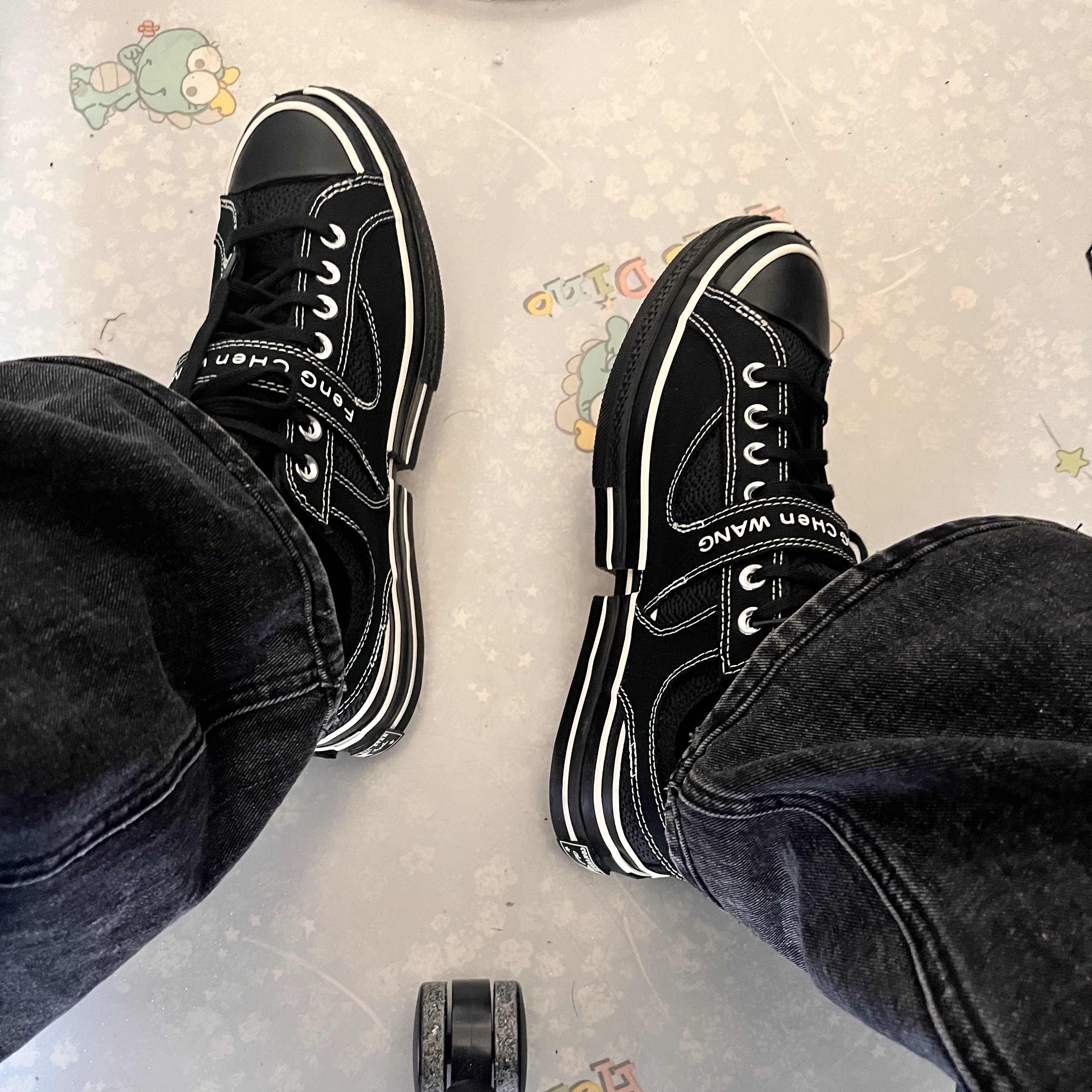 Converse x Feng Chen Wang Chuck 70 Ox 2-in-1 Black 착용 스타일