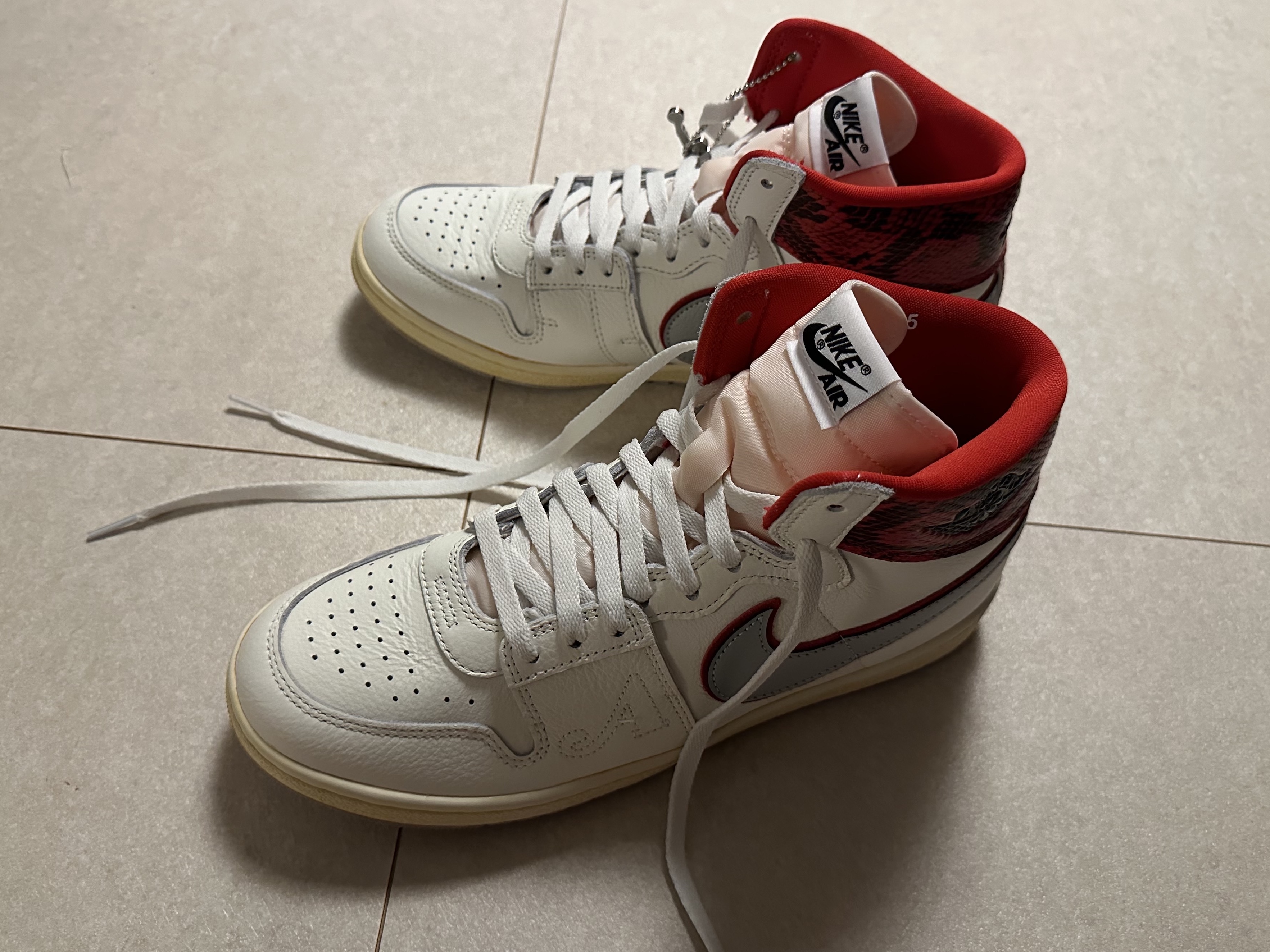 Jordan x Awake NY Air Ship PE SP Sail University Red 착용 스타일 - 2