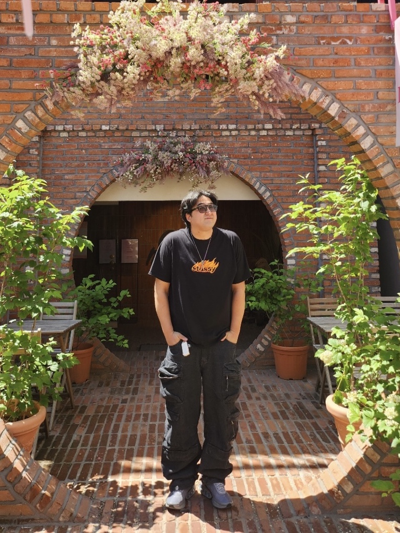 Stussy Flames T-Shirt Black, Nike Air Max Dn Smoke Grey 착용 스타일 - 1