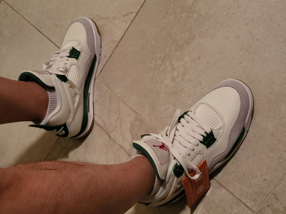 Jordan 4 x Nike SB Retro SP Pine Green 착용 스타일 - 1