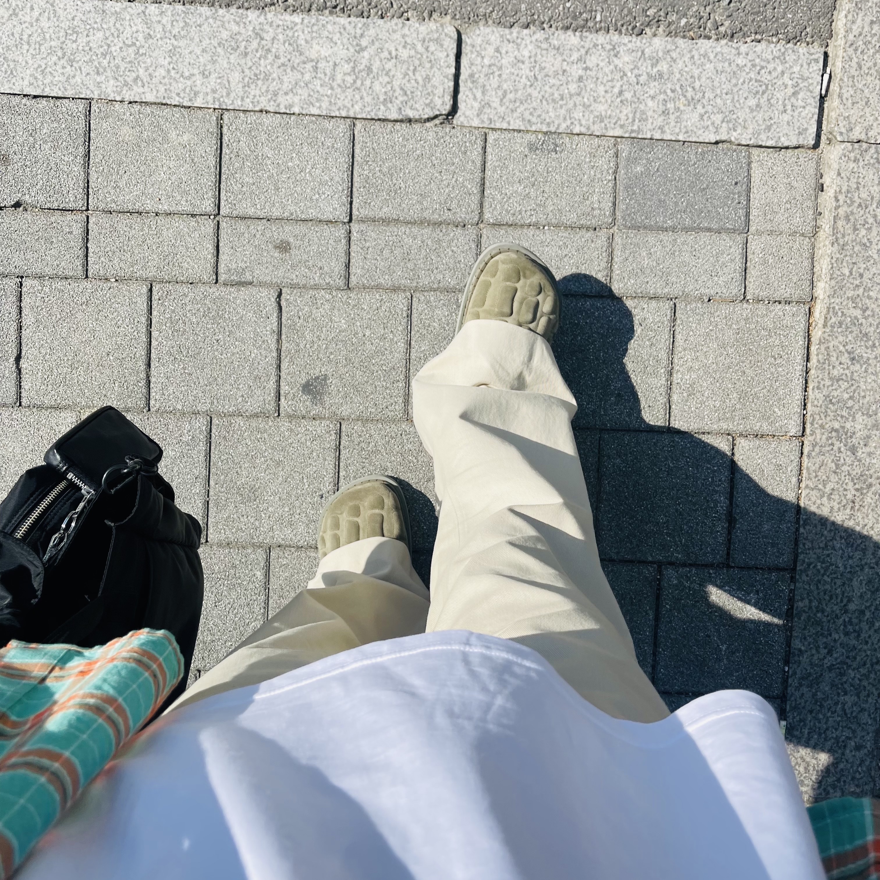 Porter x Toga Tote Bag Black, STU 24 Spring Flared Cotton Pants Ivory 착용 스타일