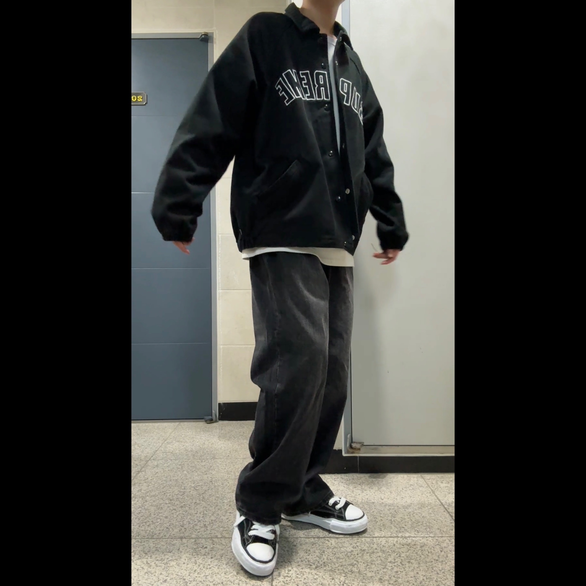 Supreme Arc Denim Coaches Jacket Black - 24SS, Maison Mihara Yasuhiro Peterson OG Sole Canvas Low Sneakers Black 착용 스타일 - 2