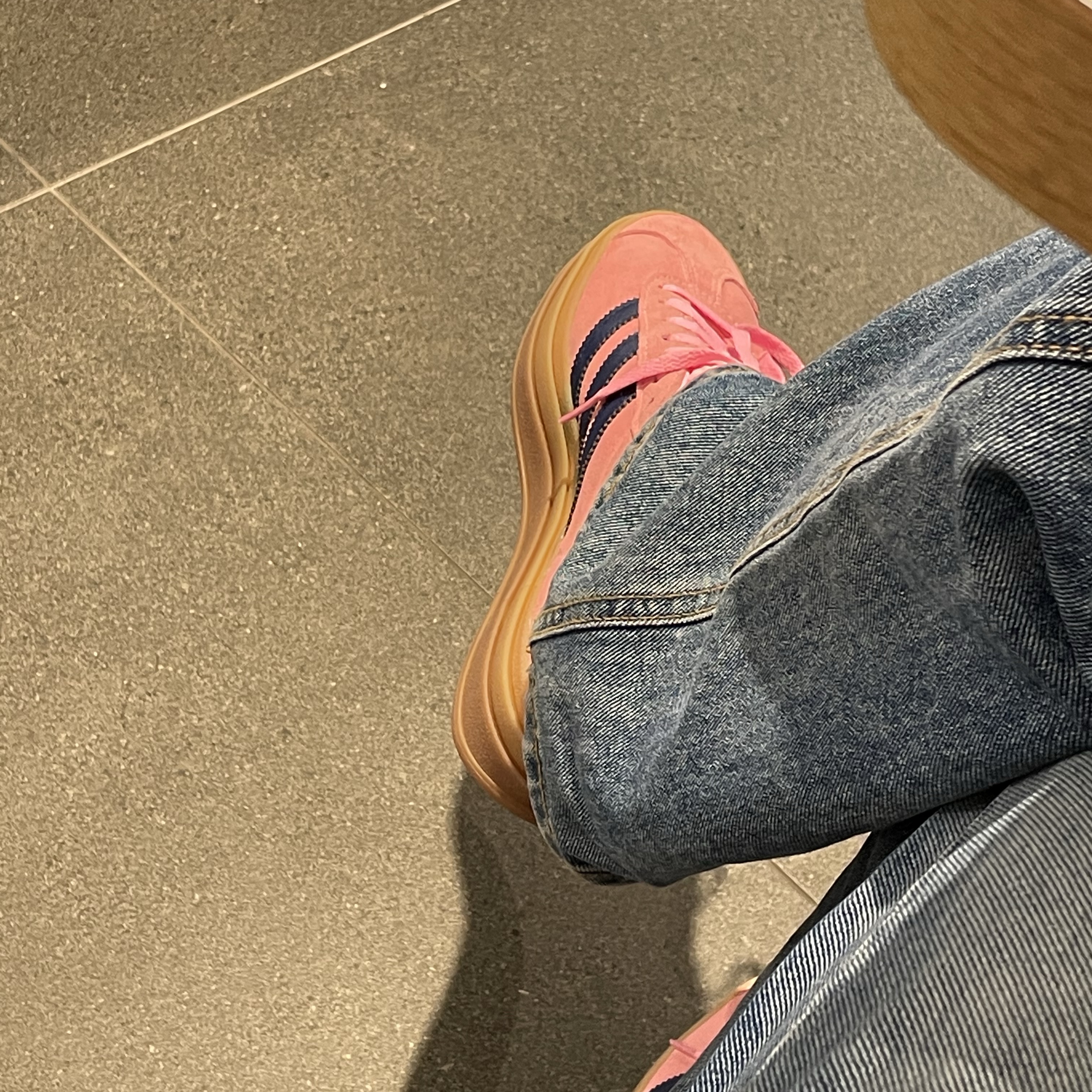 (W) Adidas Gazelle Bold Pink Glow Victory Blue 착용 스타일