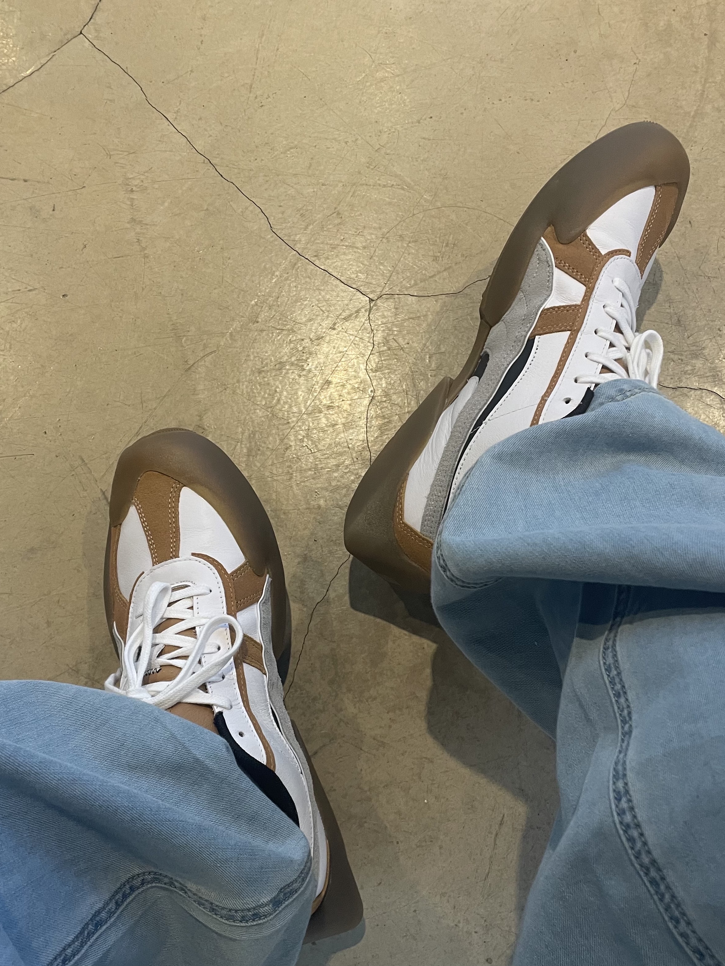 Puma Vaderon White Gum 착용 스타일 - 1