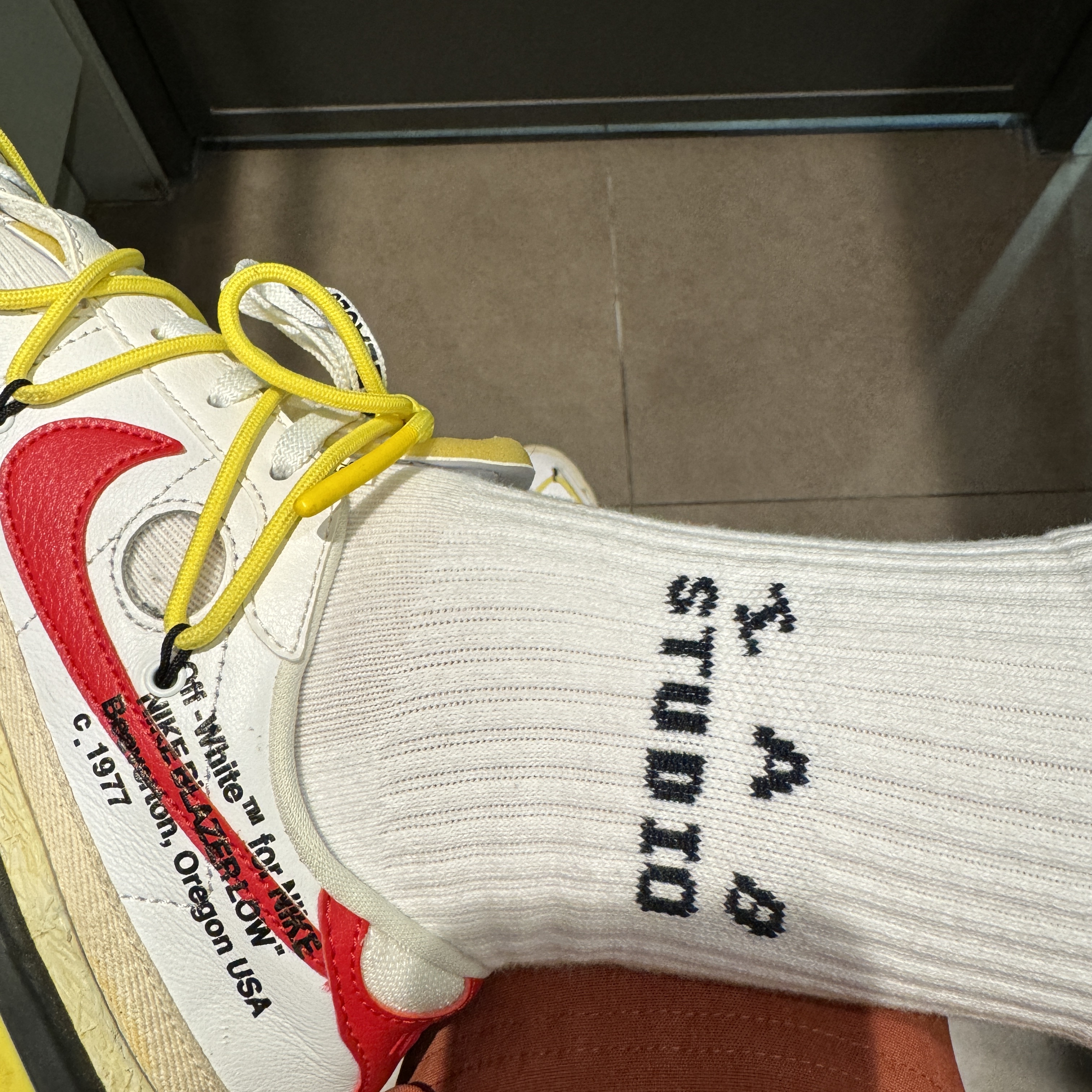 IAB Studio Socks White (5 Pack) 착용 스타일