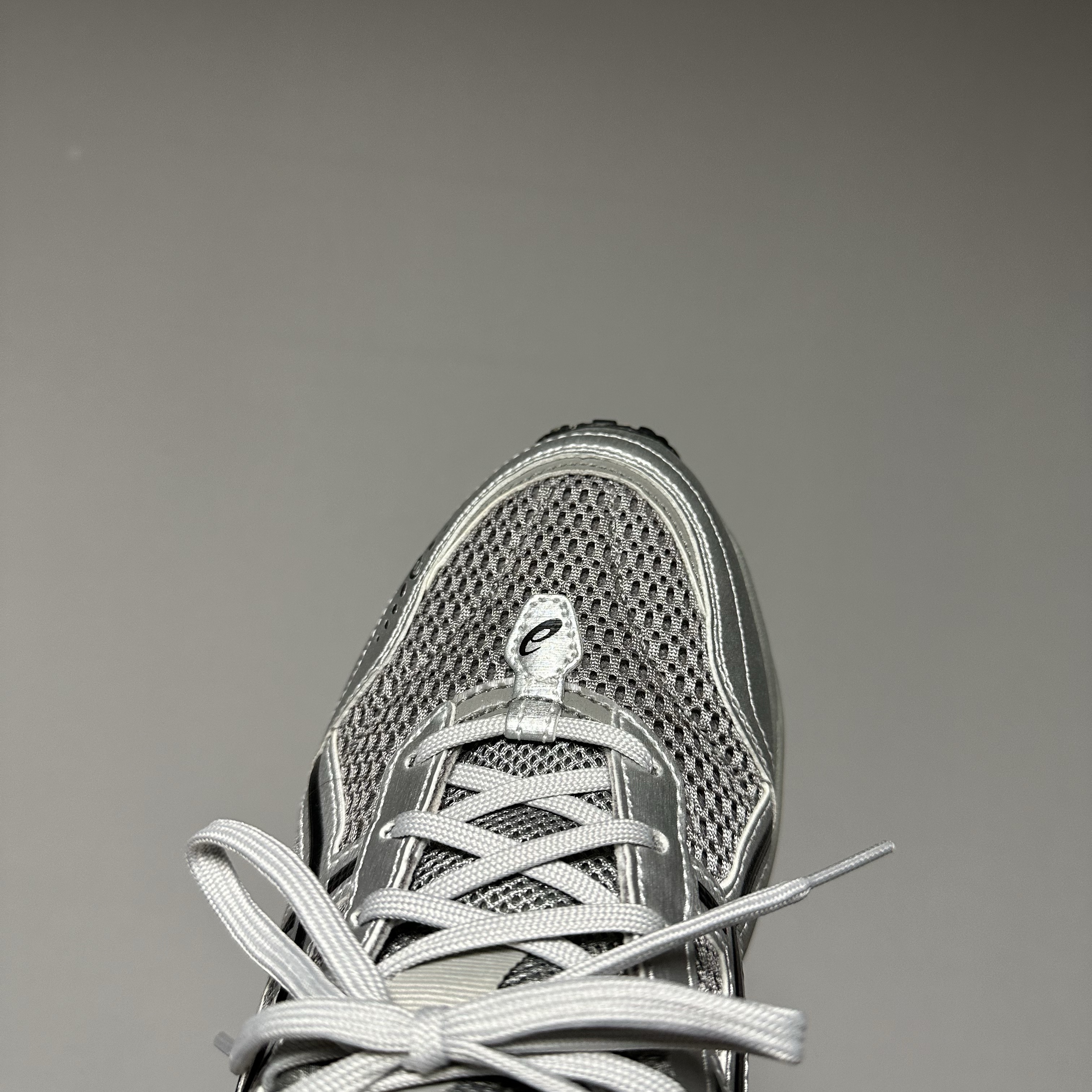 Asics x Freja Wewer Gel-1090 V2 Clay Grey Pure Silver 착용 스타일 - 2