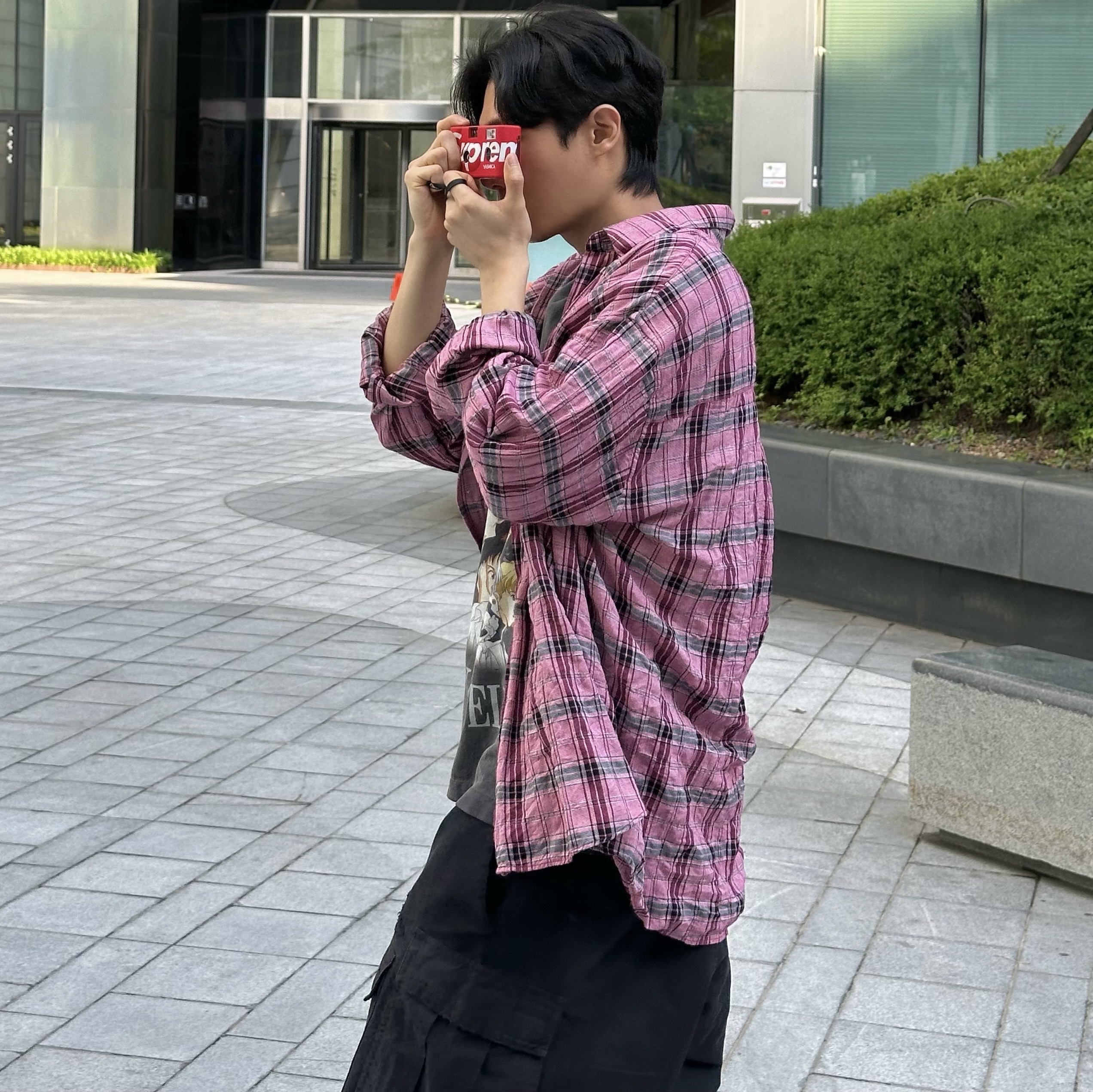 Our Legacy Borrowed BD Shirt Cerise Memory Check 착용 스타일 - 1