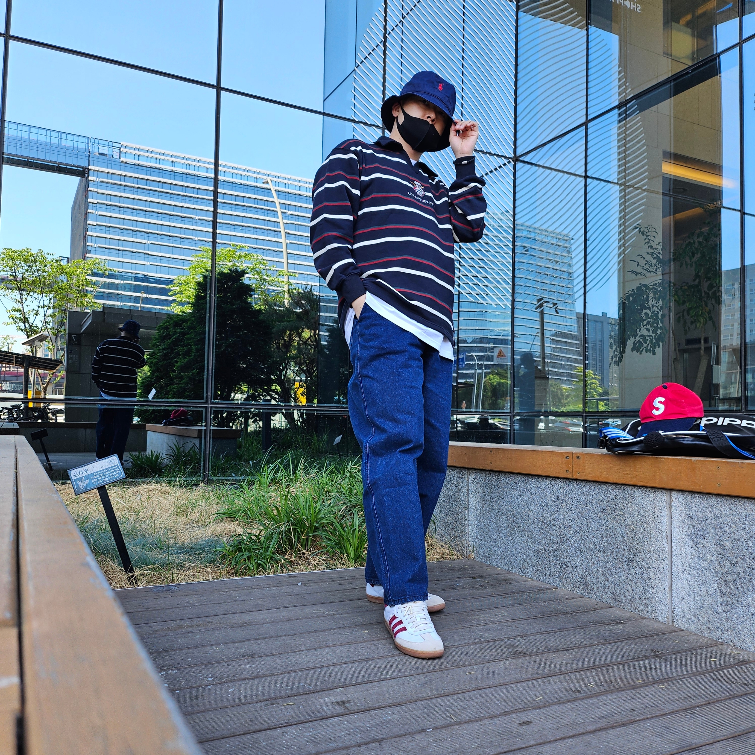 [30%적립] Polo Ralph Lauren Cotton Bucket Hat Navy, Adidas x Sporty & Rich Samba OG Cloud White Collegiate Burgundy 착용 스타일 - 1