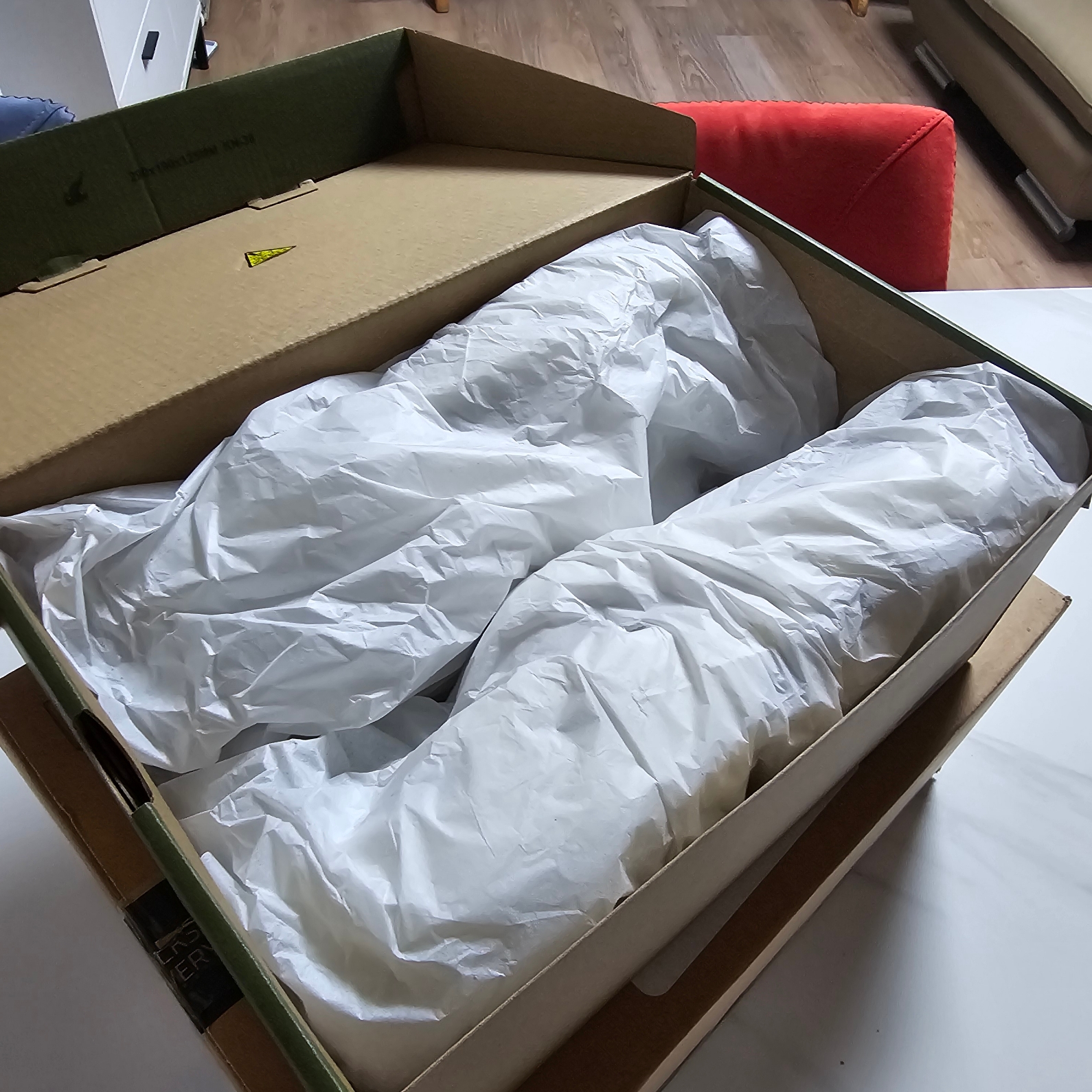 (W) Keen Shanti White Black 착용 스타일 - 2