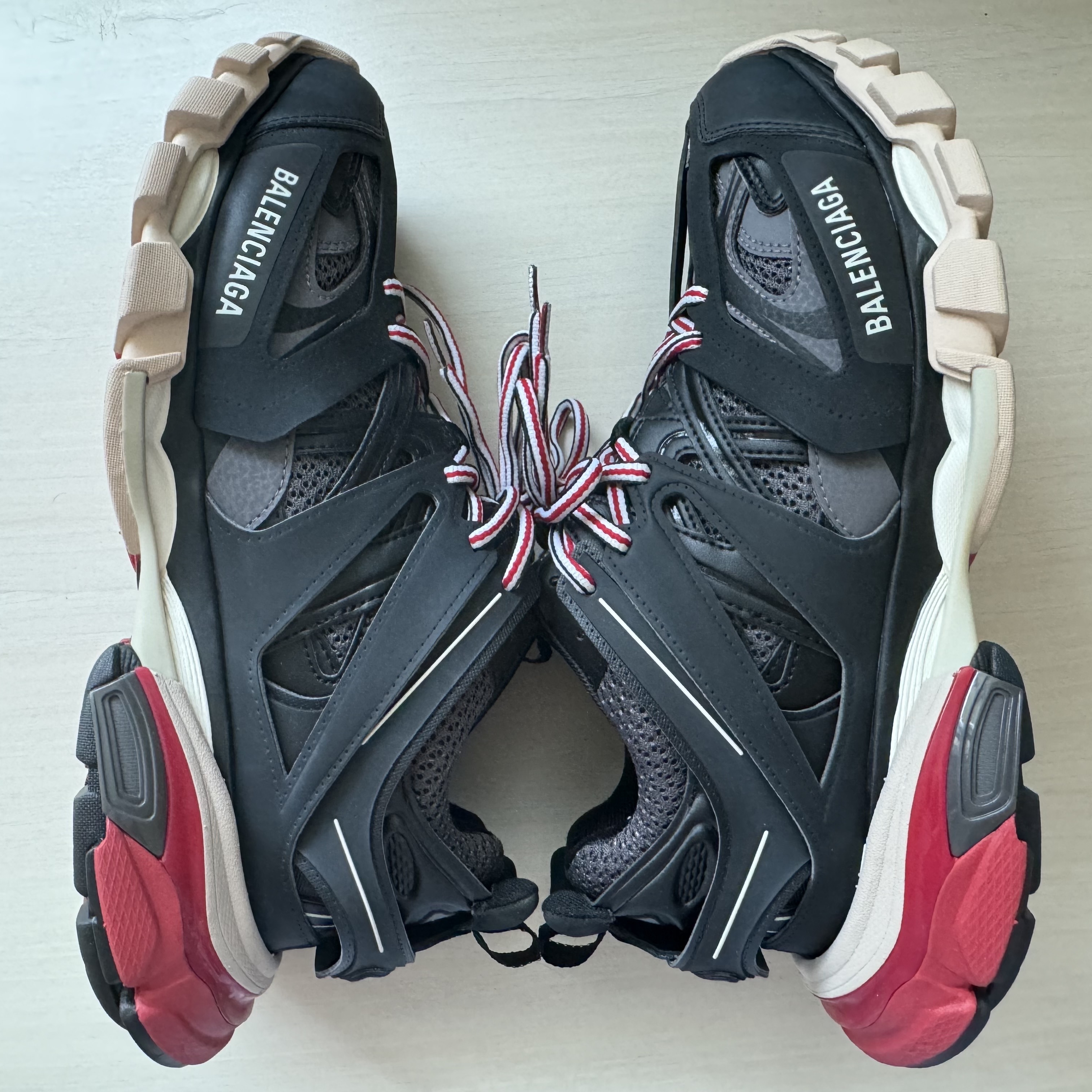 Balenciaga Track Sneakers Black Red 2019 착용 스타일 - 3