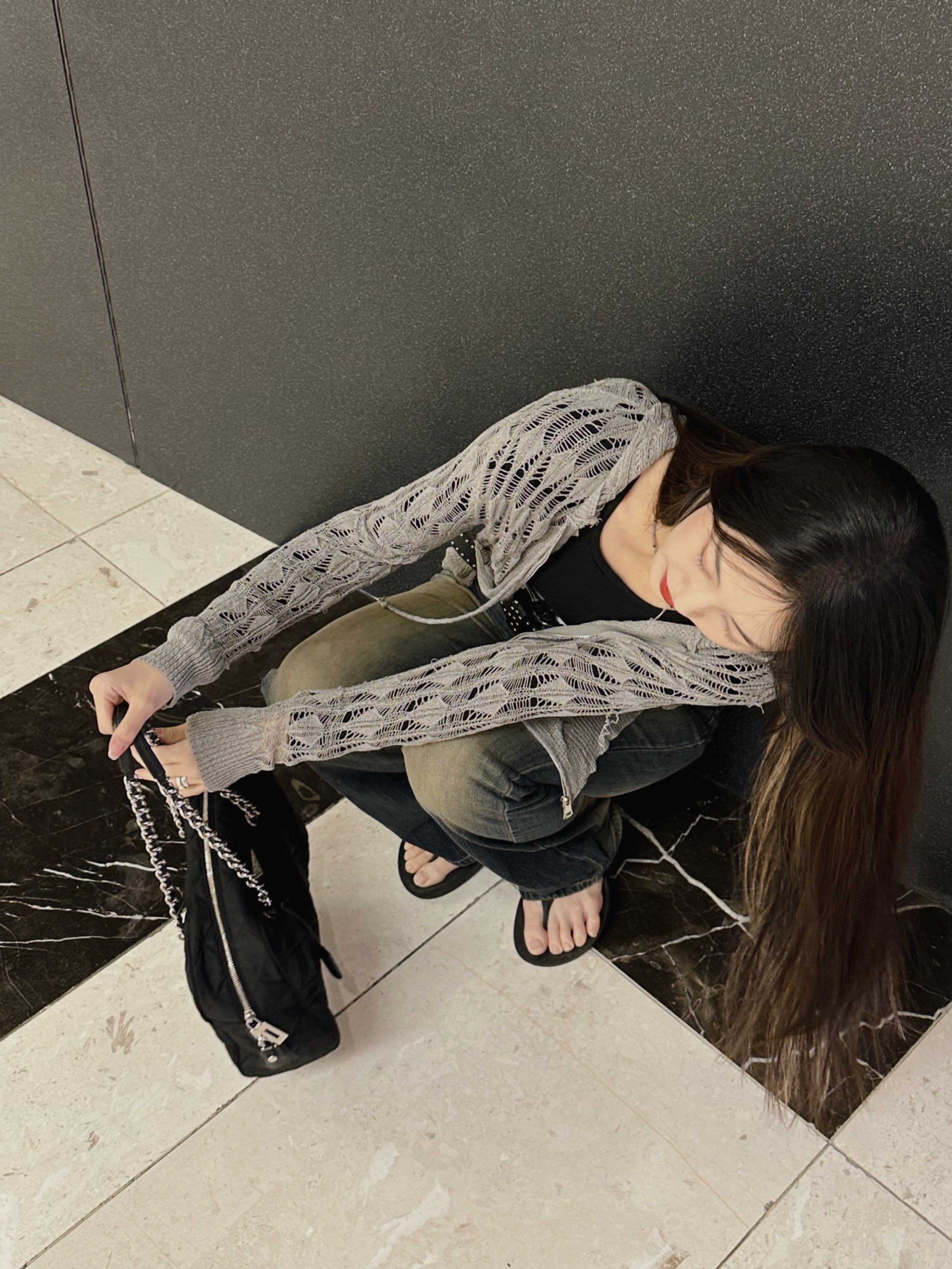Prada Nylon Quilted Chain Mini Shoulder Bag Black, Oofos OOriginal Black 착용 스타일 - 6