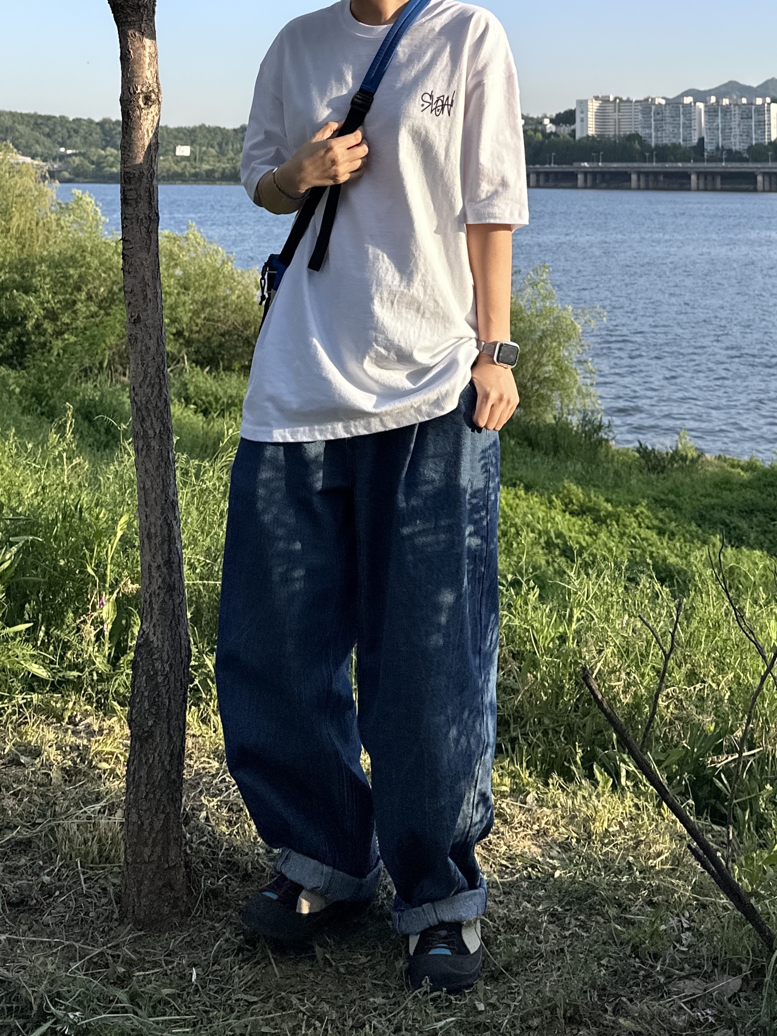 Supreme Shoulder Bag Blue - 23FW, (W) Keen Jasper Rocks SP Sneakers Beige 착용 스타일 - 2