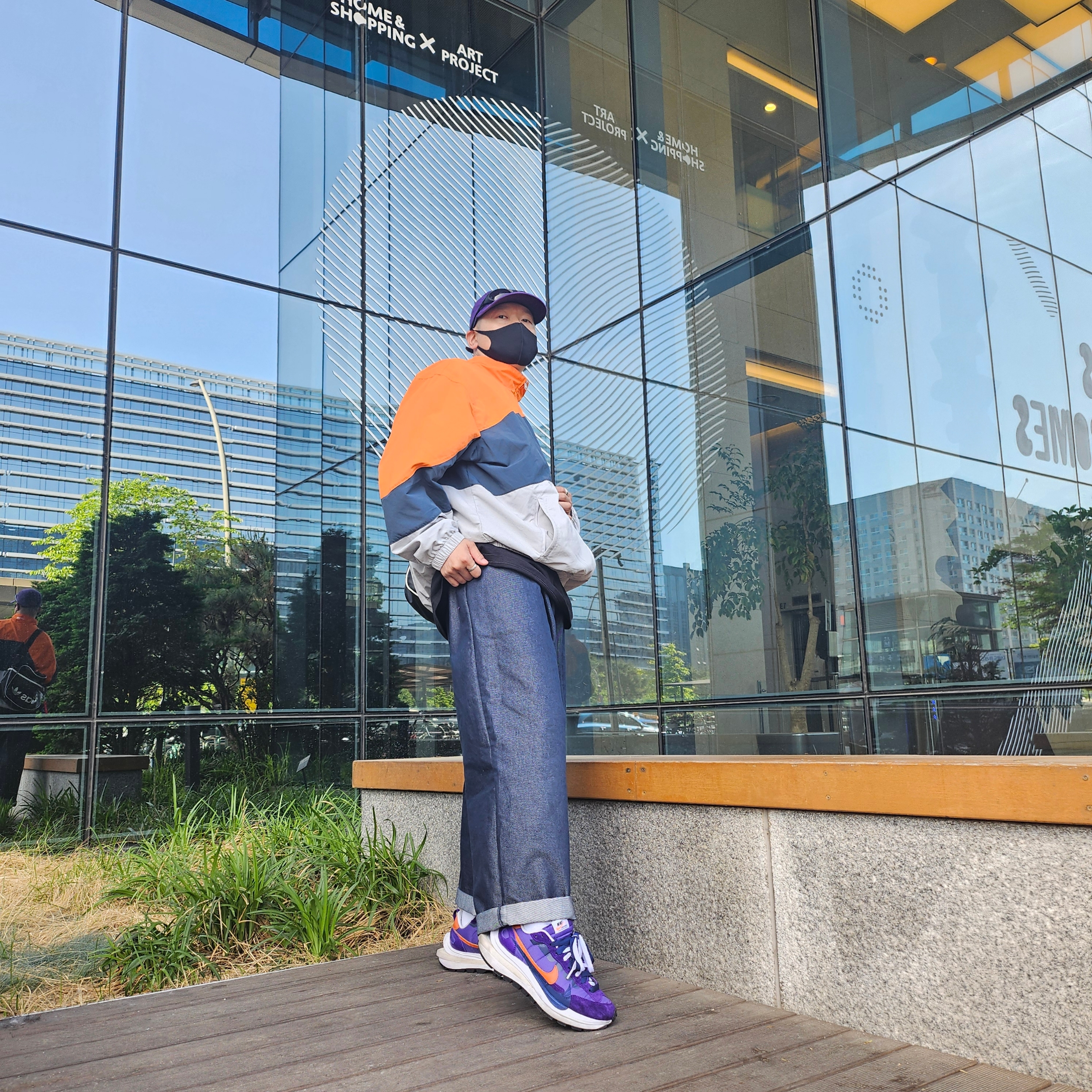 Supreme Washed Chino Twill Camp Cap Purple - 24SS, Supreme Curve Track Jacket Grey - 24SS 착용 스타일 - 2