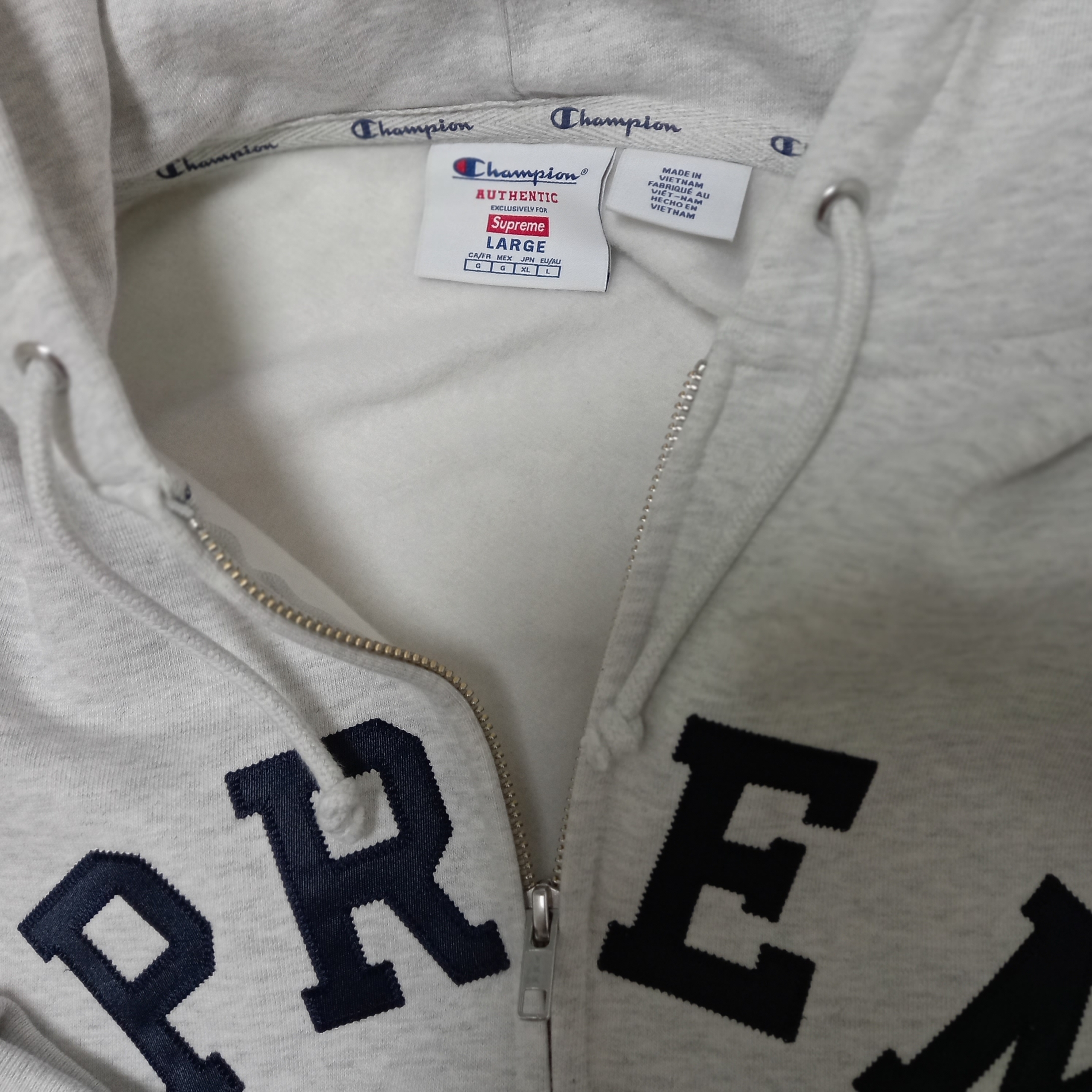 Supreme x Champion Zip Up Hooded Sweatshirt Ash Grey - 24SS 착용 스타일 - 4