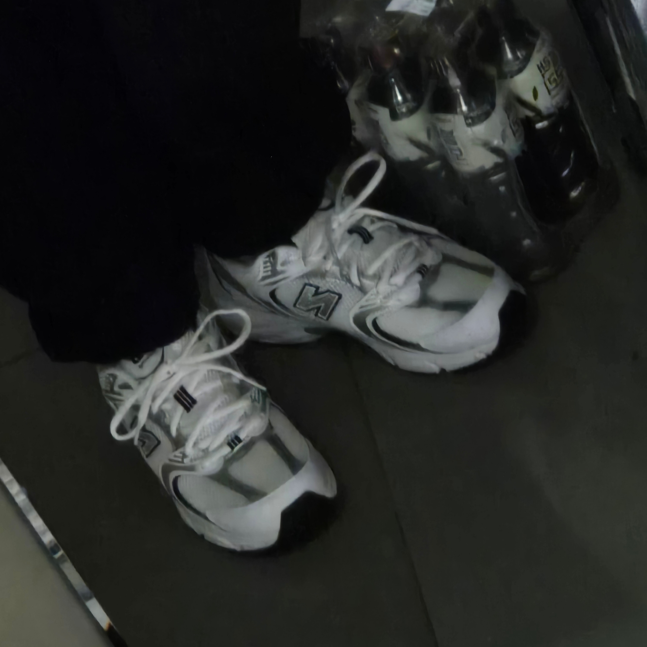 New Balance 530 White 착용 스타일