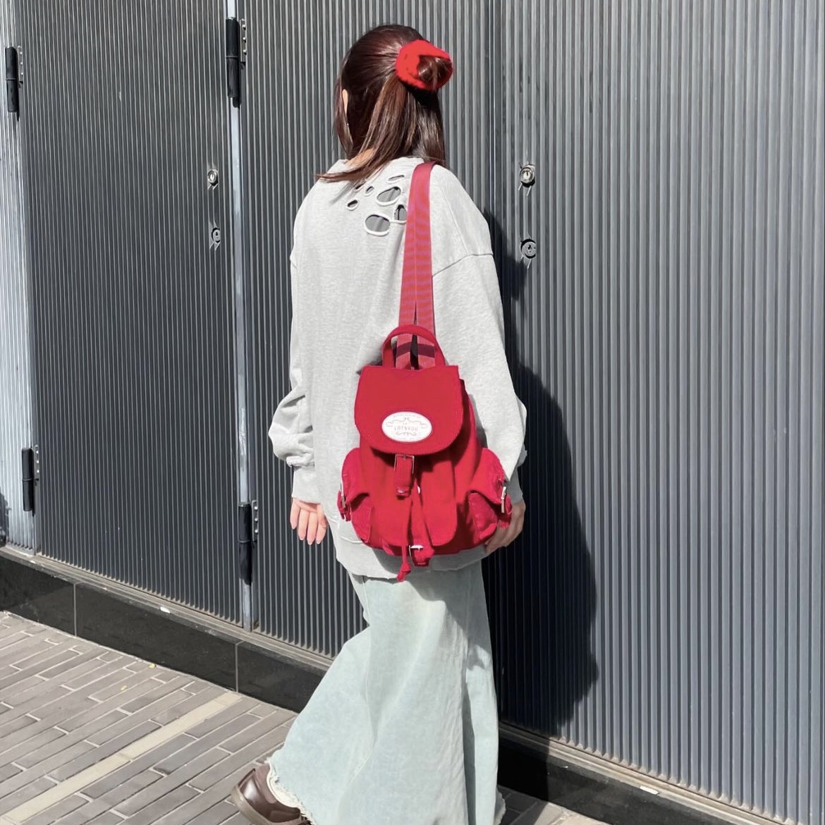 Lots You Holiday Chubby Backpack Red, LOTS YOU Nostalgia Chubby Backpack Black 착용 스타일