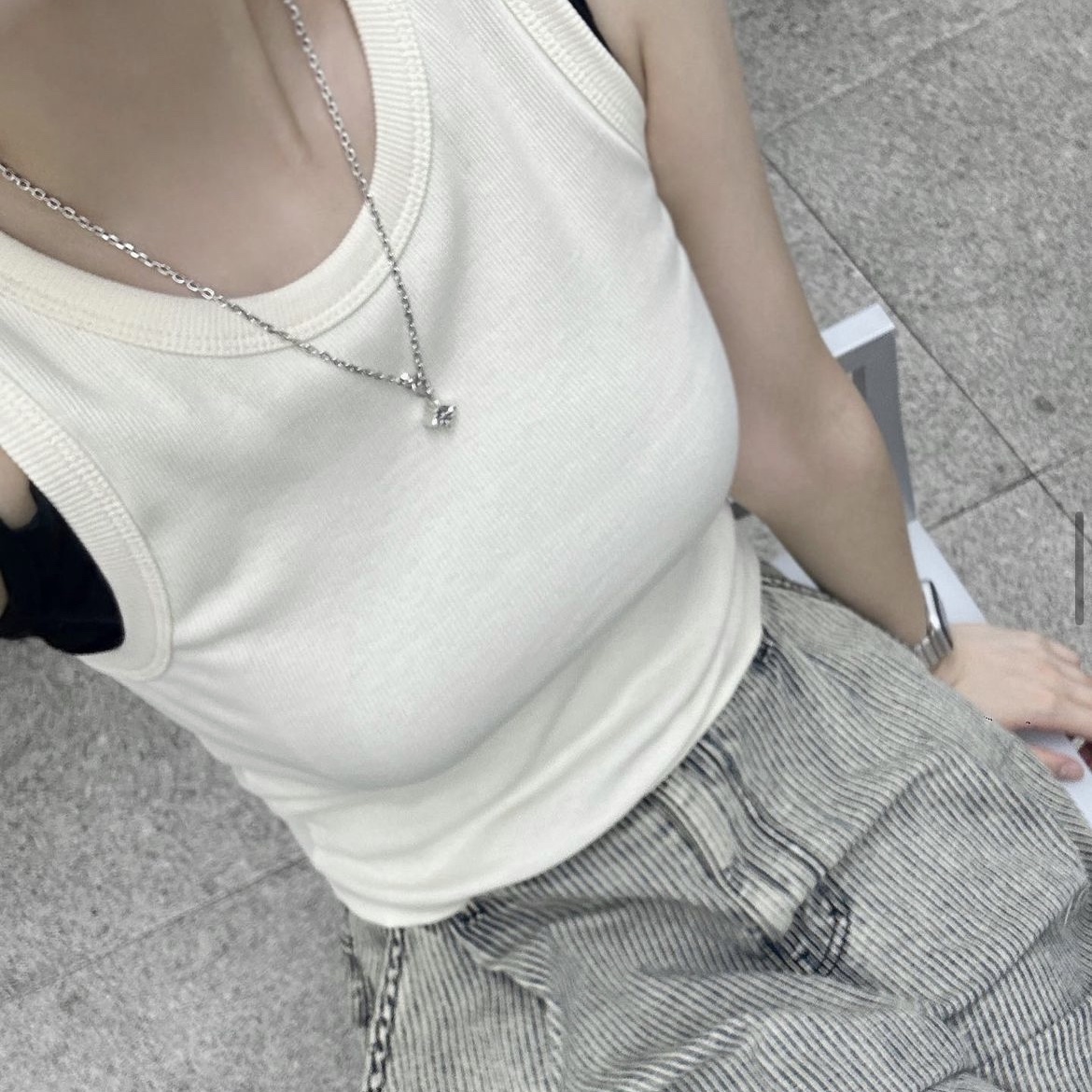 Scudo Vintage Cube Drop Necklace 착용 스타일