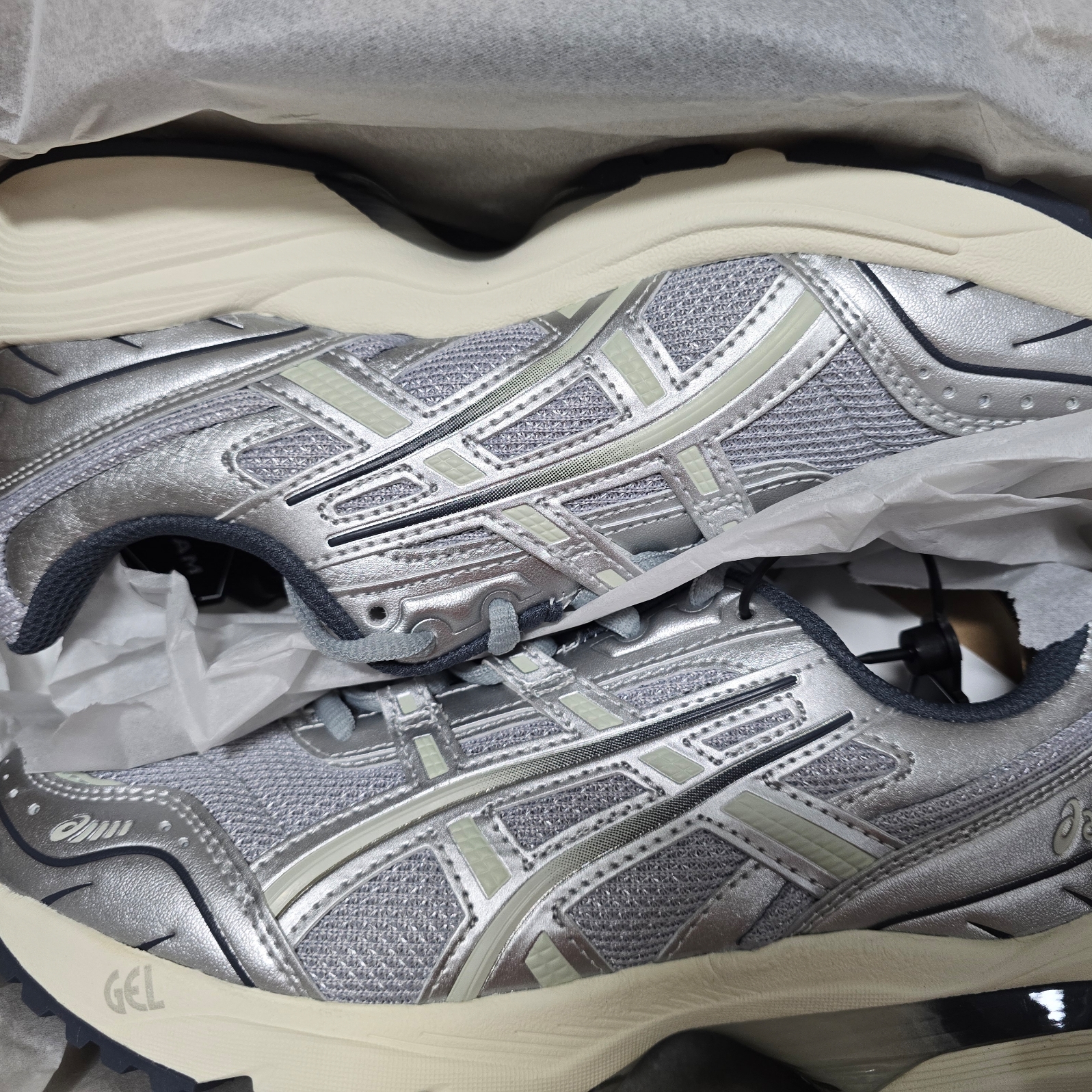 Asics Gel-1090 Piedmont Grey 착용 스타일 - 2