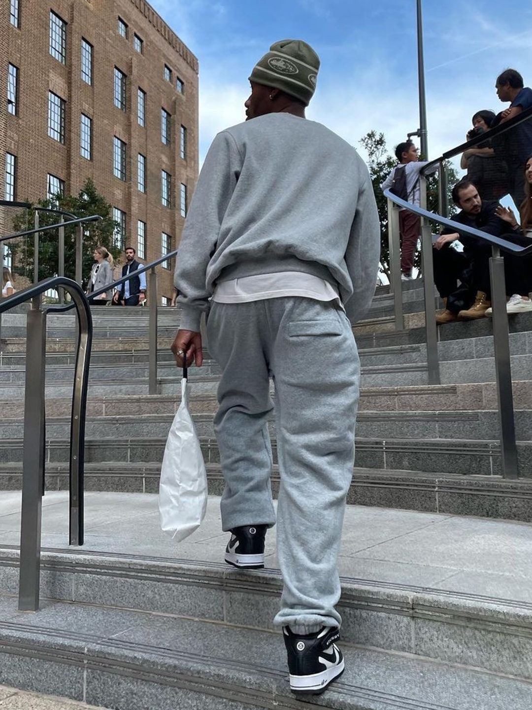 Covernat Track Jogger Pants Light Grey, Covernat Fleece Jogger Pants Melange Grey 착용 스타일 - 5