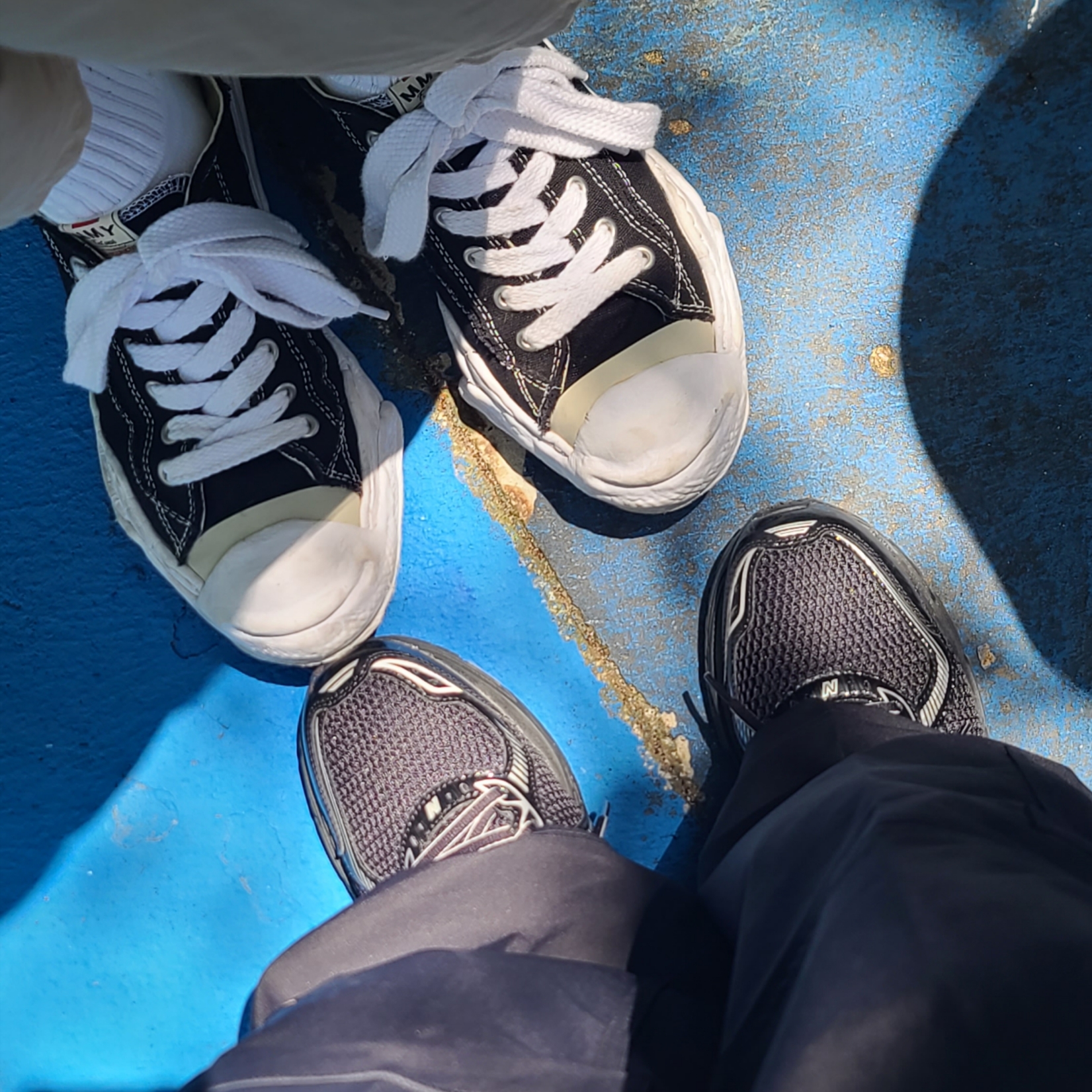 Maison Mihara Yasuhiro Hank OG Sole Canvas Low-top Sneakers Black, New Balance 860v2 Black Grey 착용 스타일