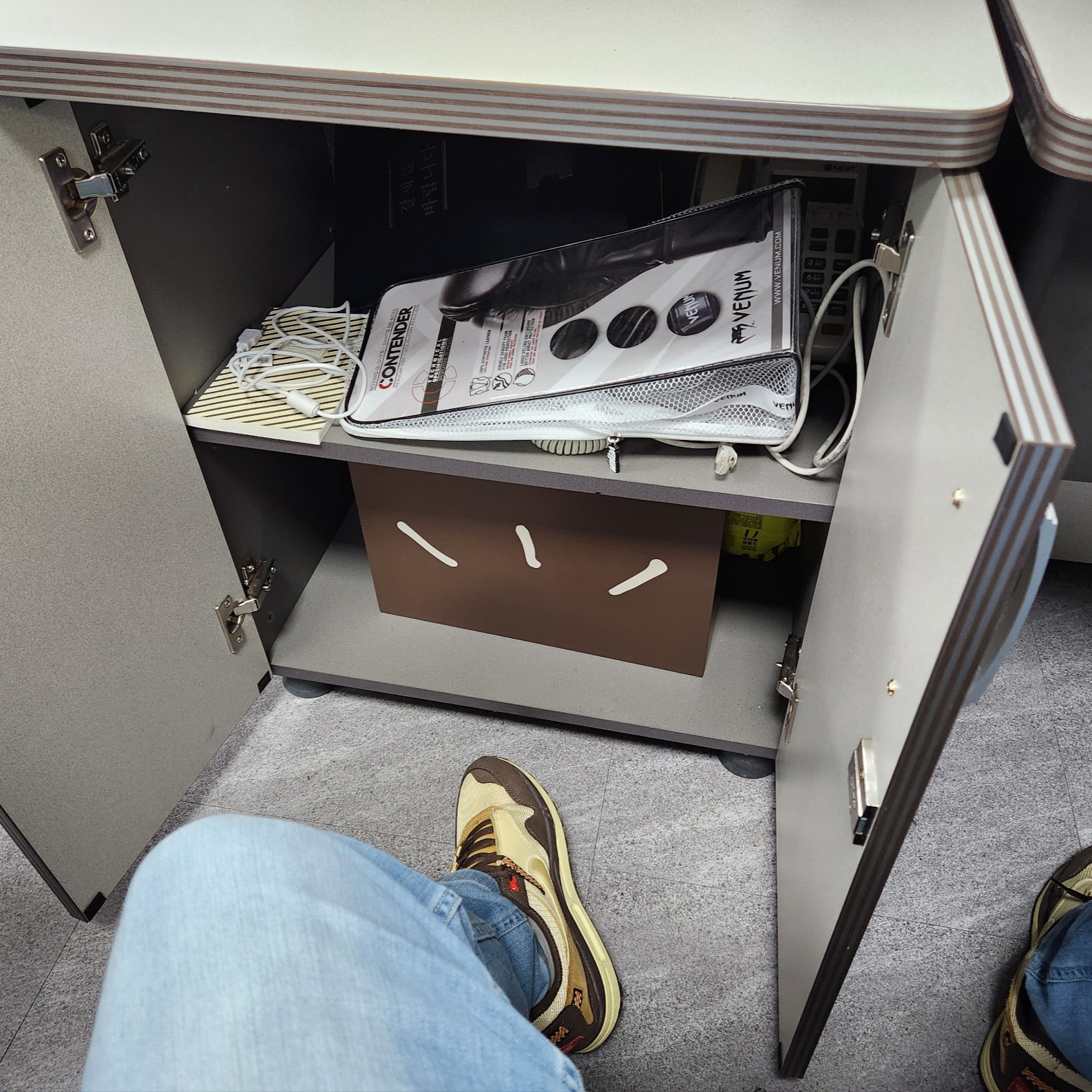 Jordan x Travis Scott Jumpman Jack TR Sail and Dark Mocha, Nike x Travis Scott Air Max 1 Cact.us Brown 착용 스타일