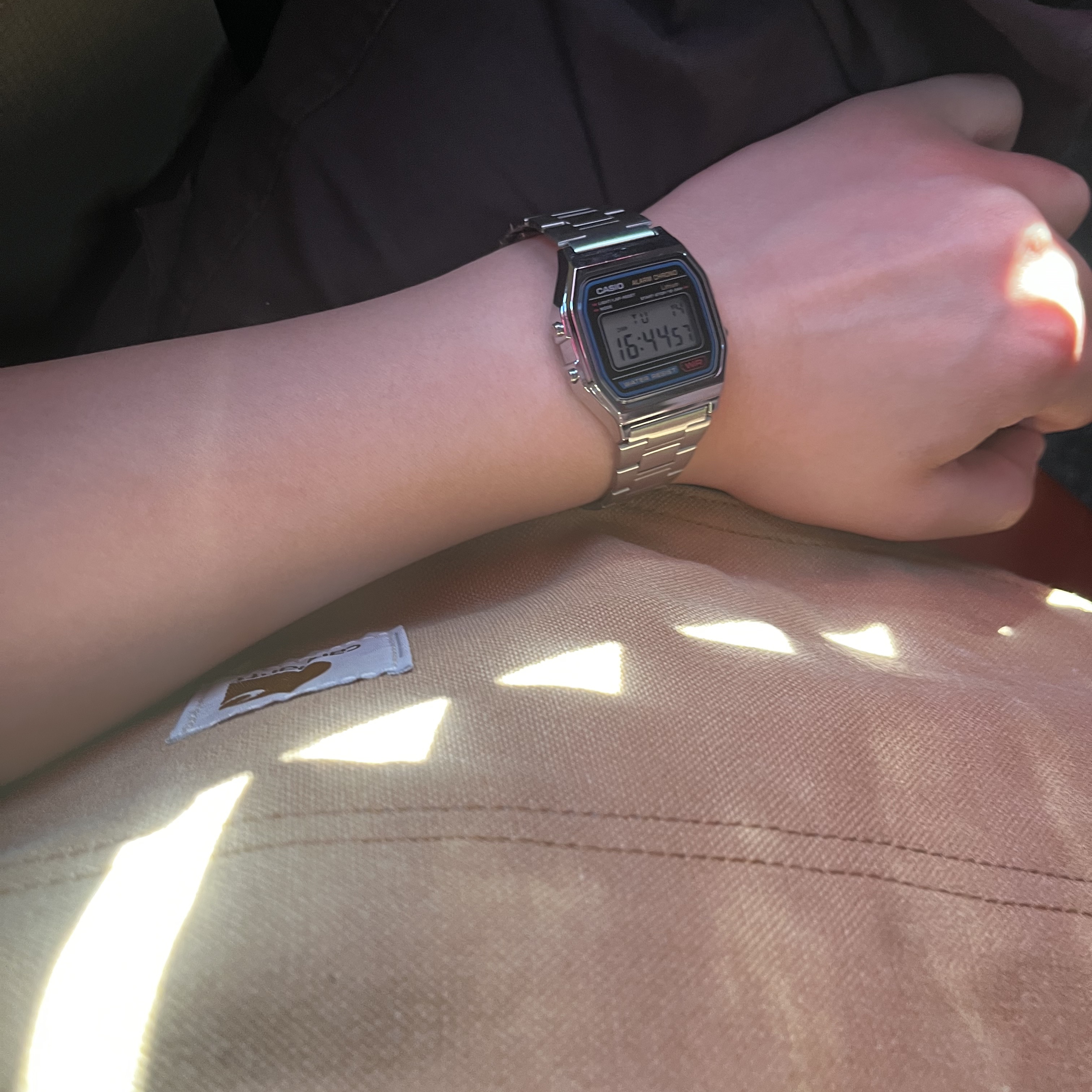 Casio A-158WA-1 착용 스타일