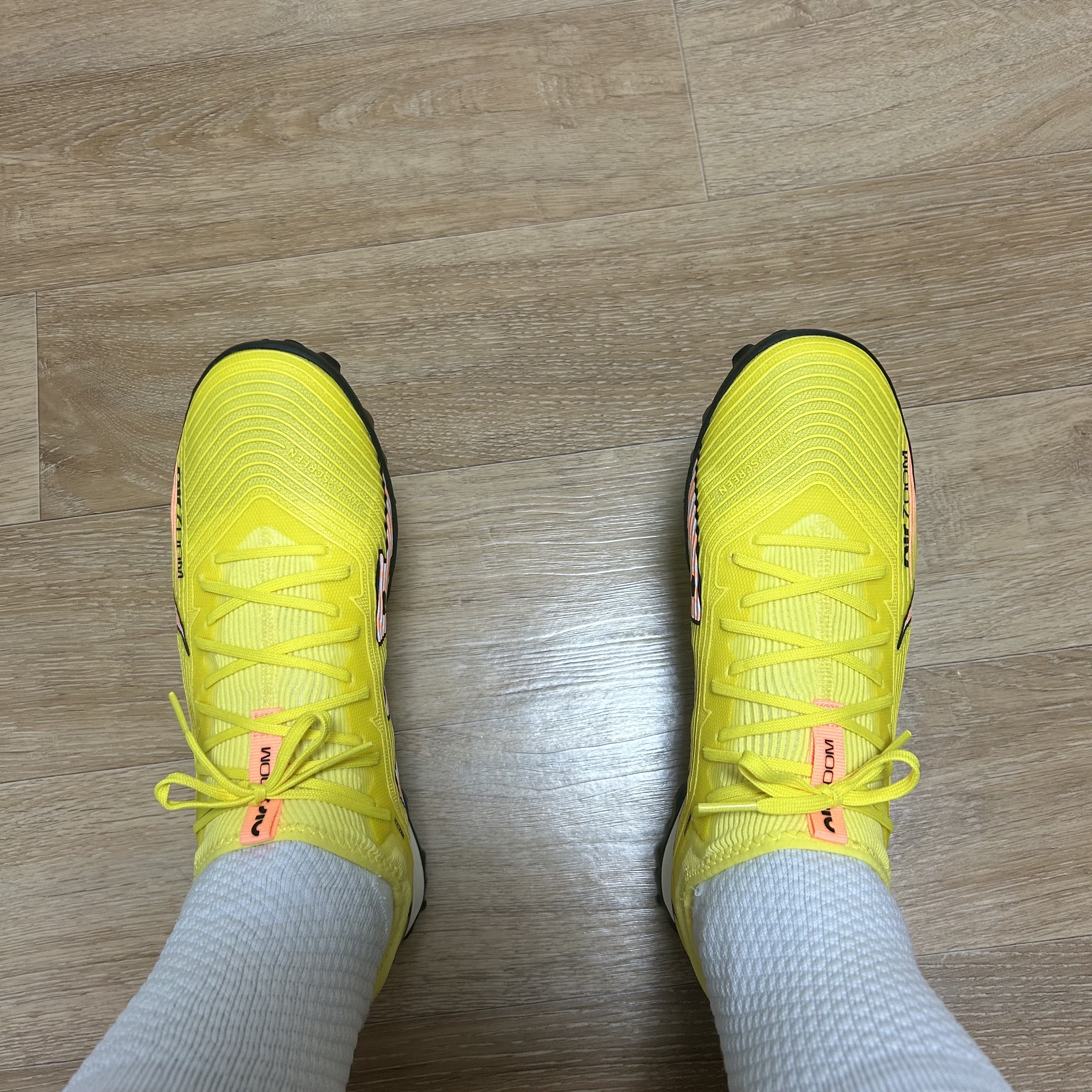 Nike Zoom Mercurial Vapor 15 Pro TF Yellow Strike 착용 스타일