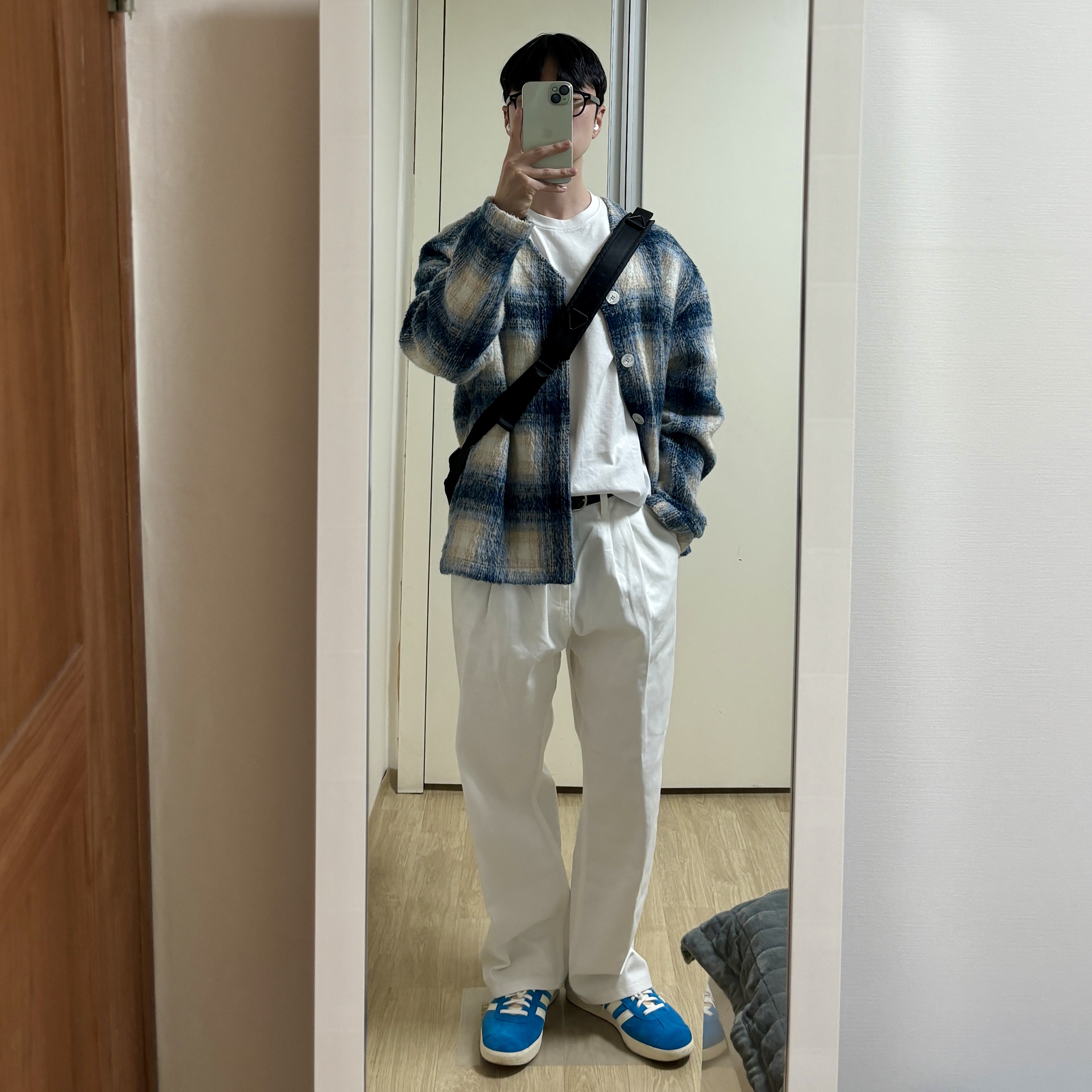 Adidas Gazelle Bold Aqua Off White 착용 스타일 - 1