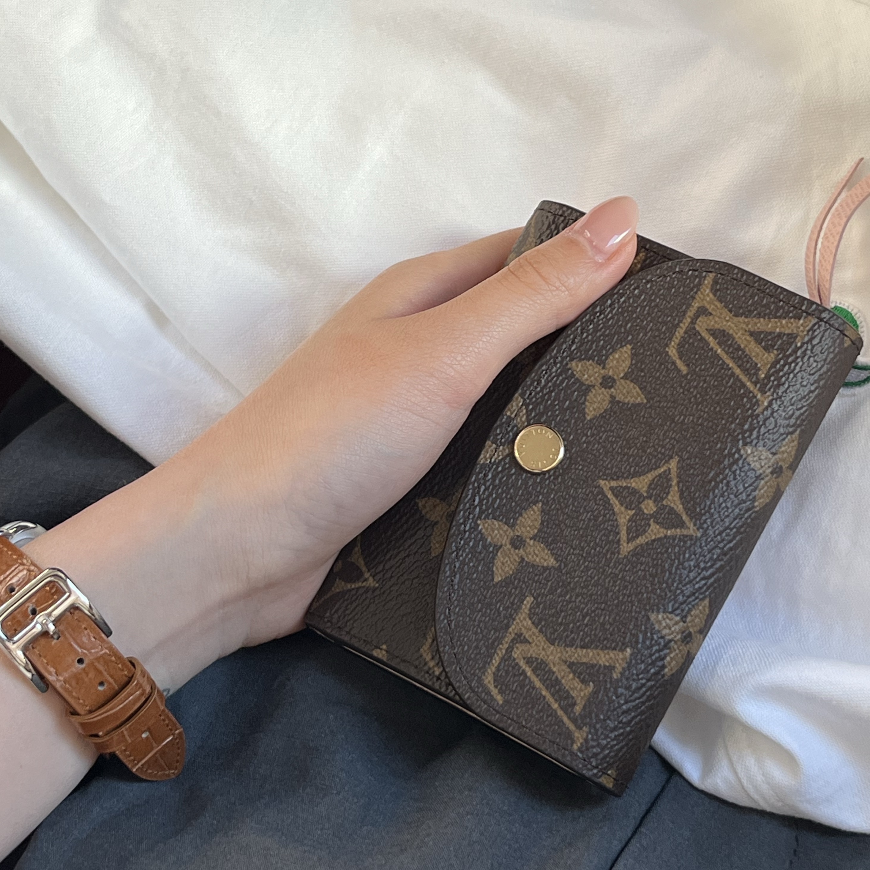 Louis Vuitton Rosalie Coin Purse Monogram Rose Ballerine 착용 스타일