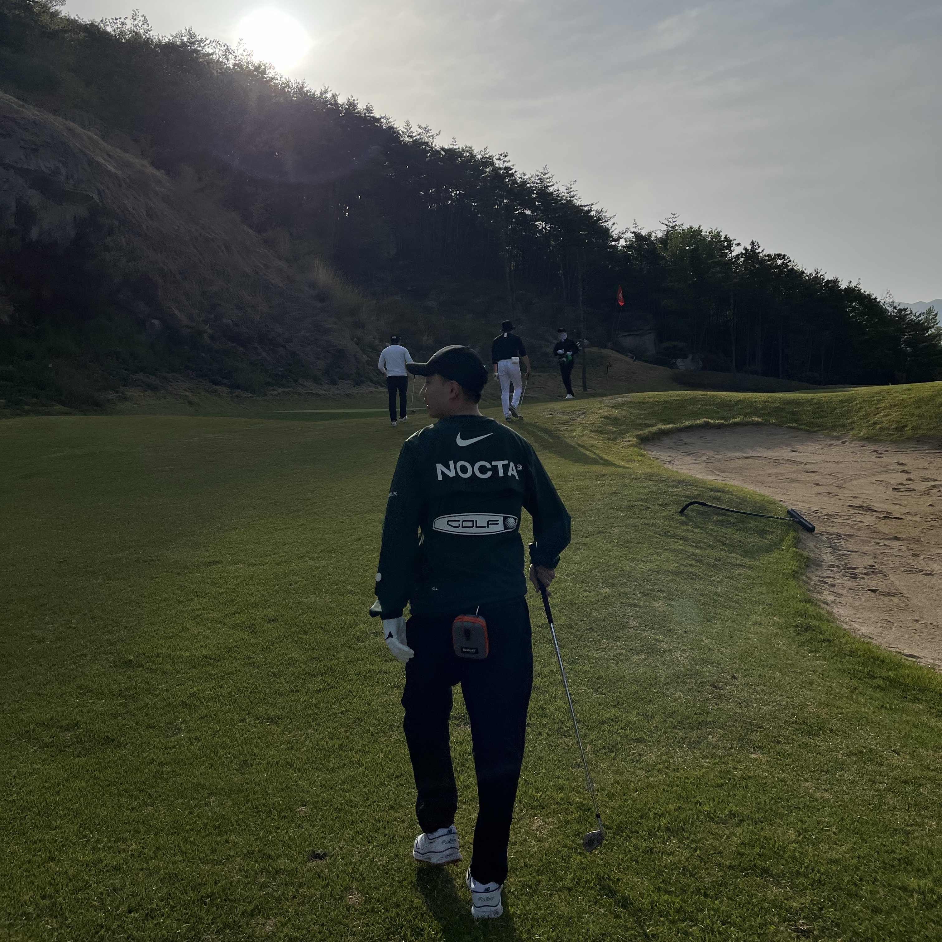 Nike x Drake Nocta Golf Crewneck Top Green - US/EU, New Balance x Malbon 997 Golf White Green 착용 스타일