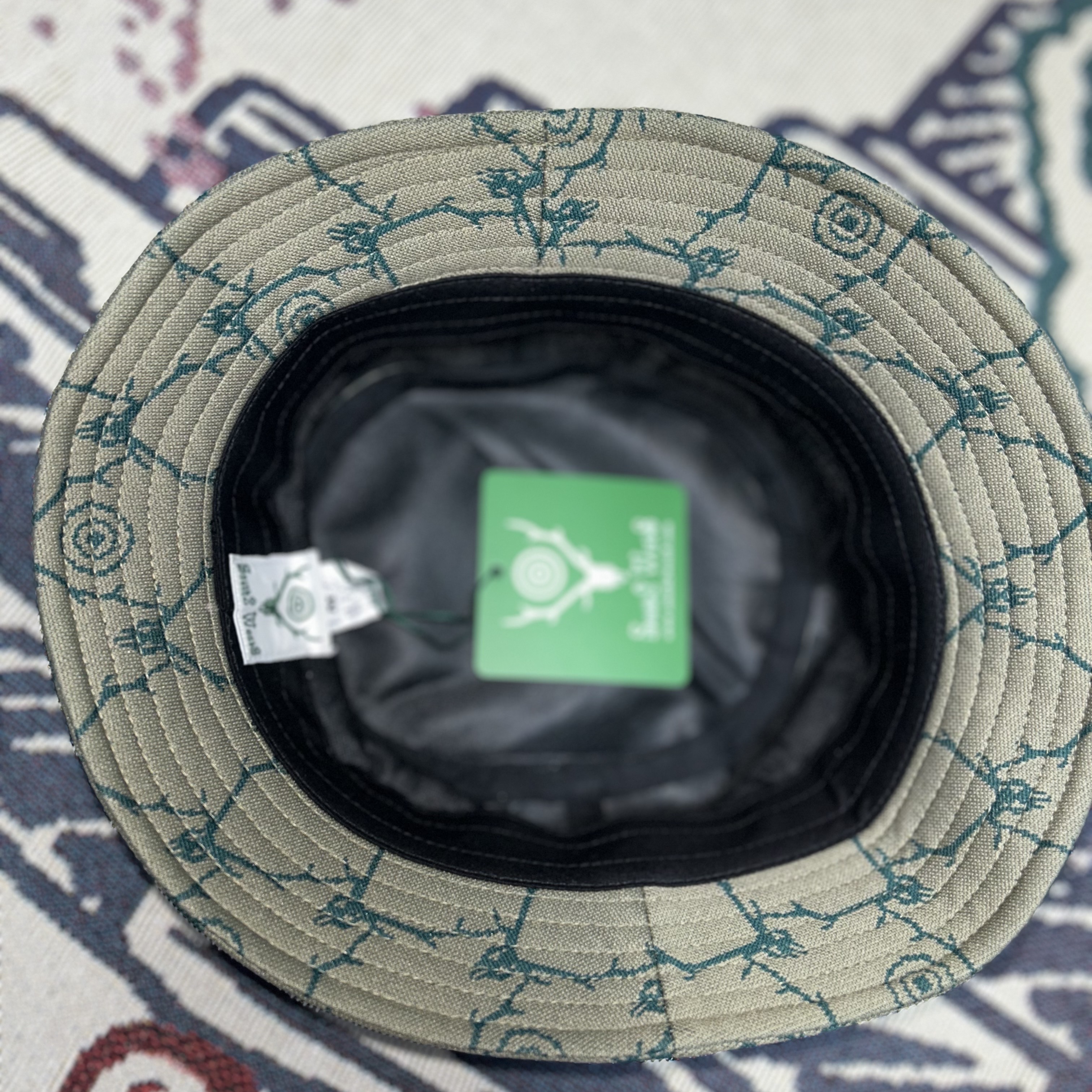 South2 West8 Bucket Hat Poly Jacquard Skull Target Khaki 착용 스타일 - 4