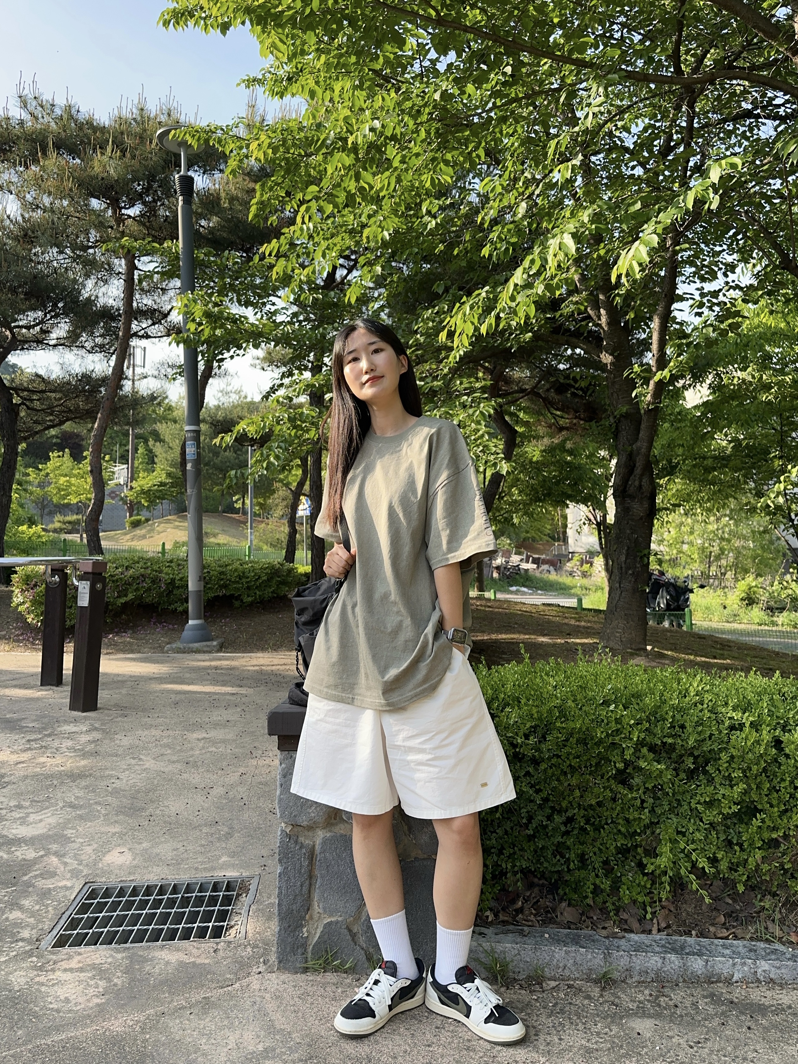 (W) Jordan 1 x Travis Scott Retro Low OG SP Medium Olive 착용 스타일