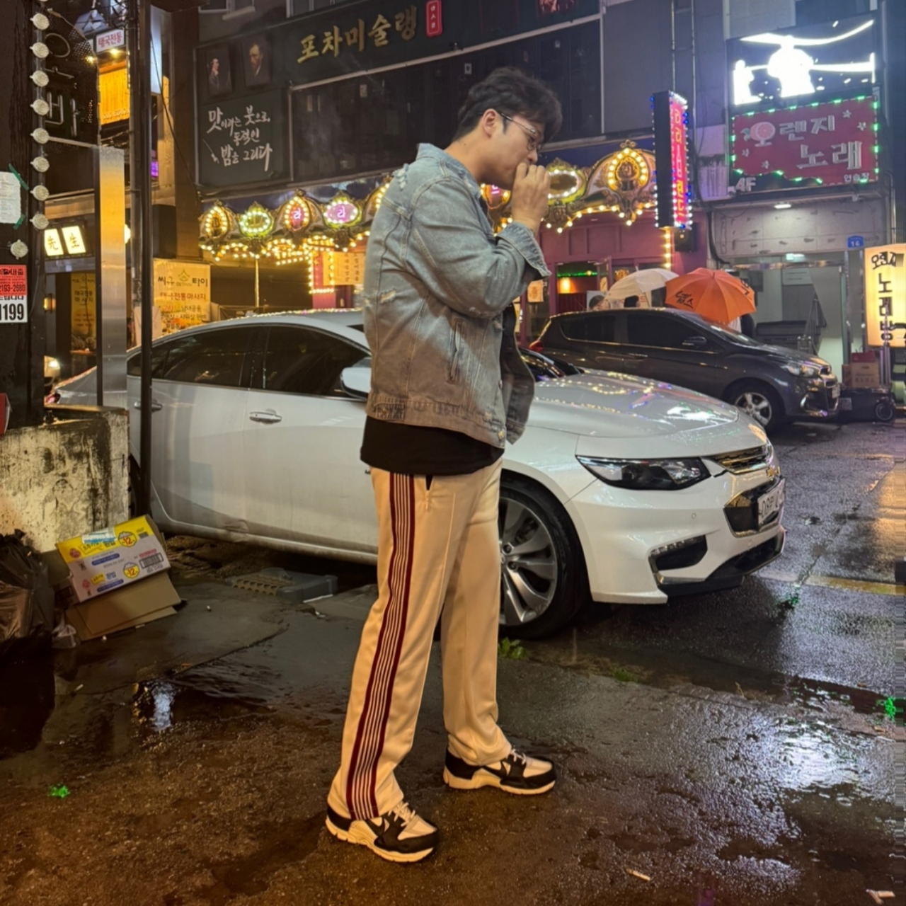 (W) Nike Zoom Vomero 5 Wolf Grey and Black, Needles Straight Track Pants Poly Smooth Ice White 착용 스타일