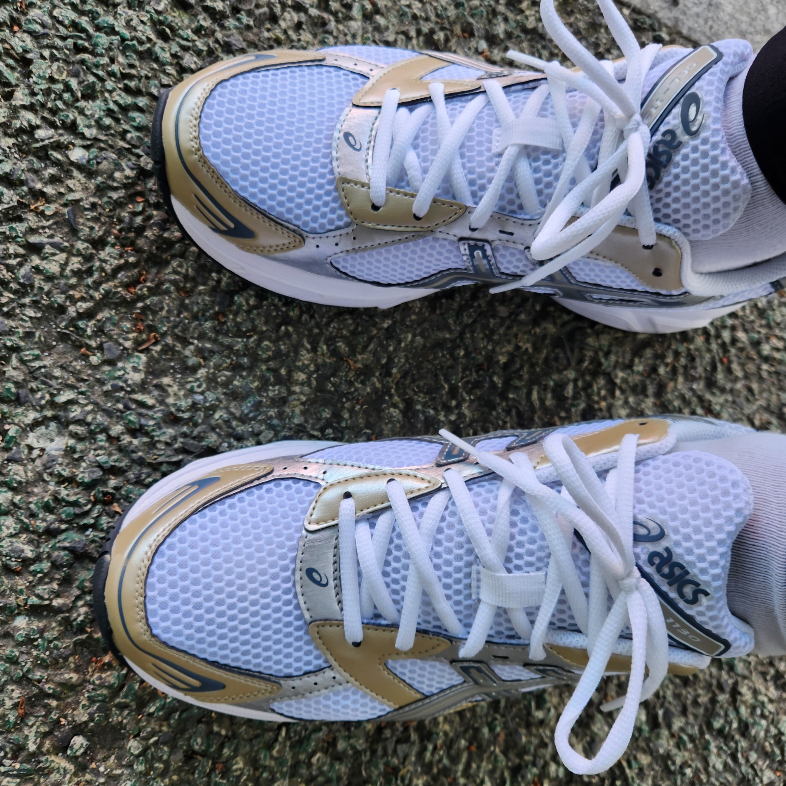 Asics Gel-1130 White Wood Crepe 착용 스타일 - 2