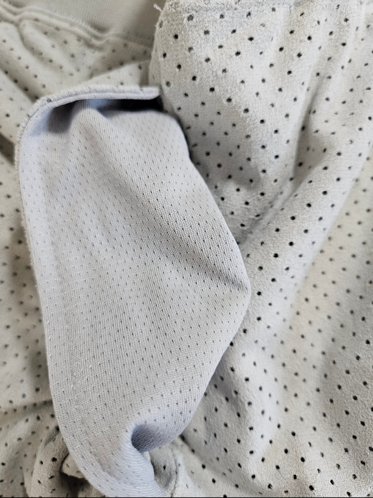 Supreme Ultrasuede Mesh Short Grey - 24SS 착용 스타일 - 4