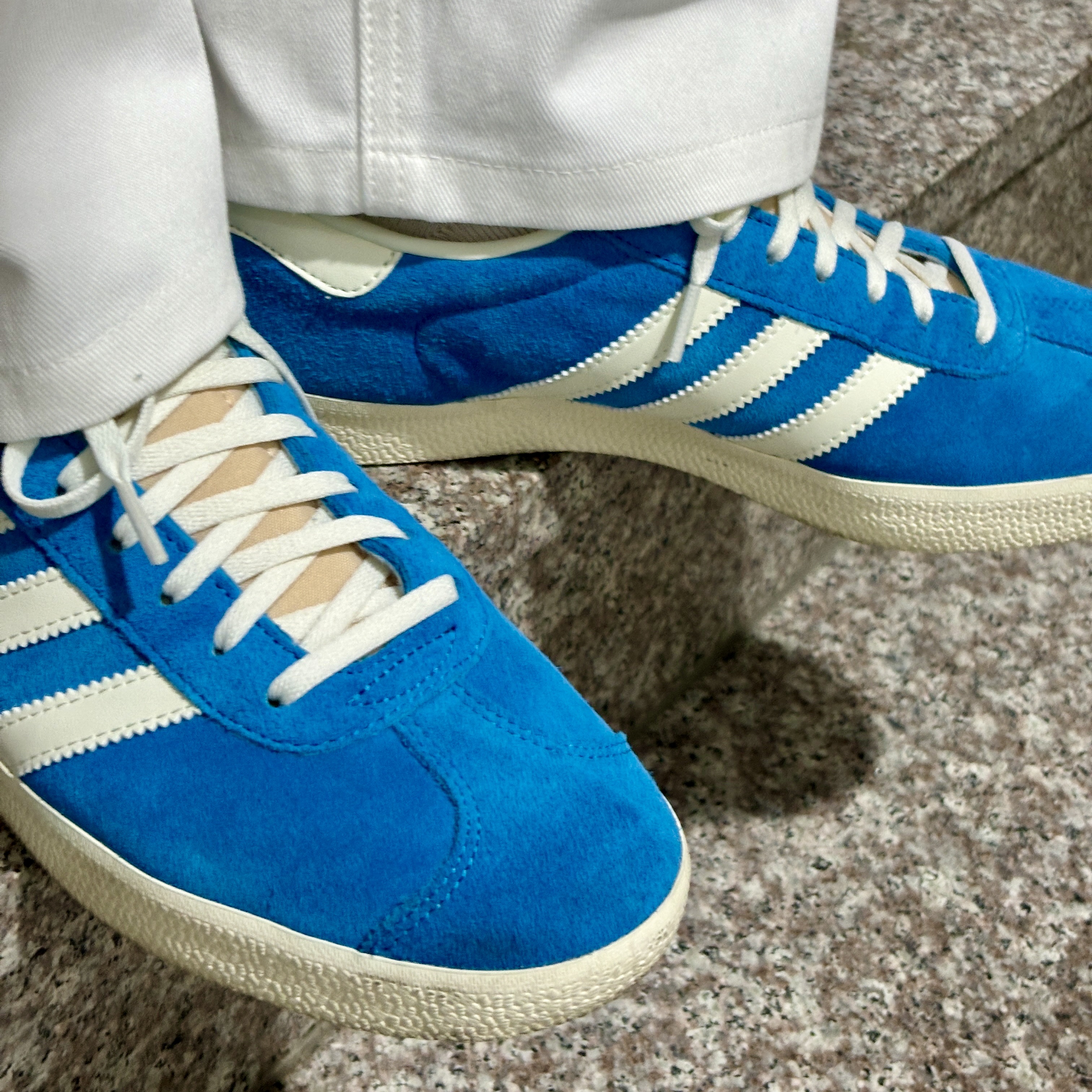 Adidas Gazelle Bold Aqua Off White 착용 스타일 - 3