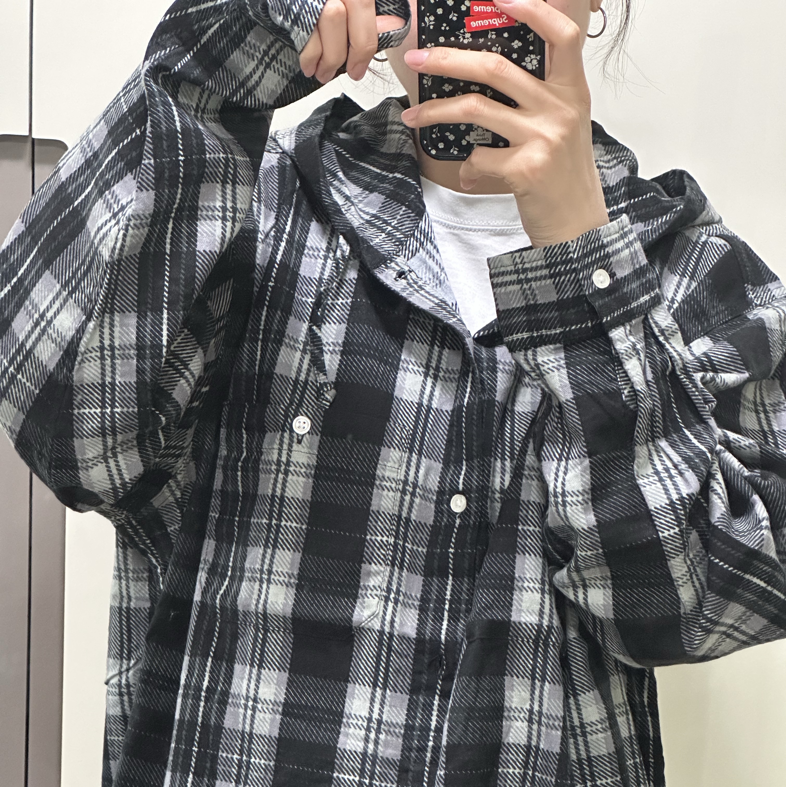 Supreme Printed Hooded Flannel Shirt Black - 24SS 착용 스타일 - 3