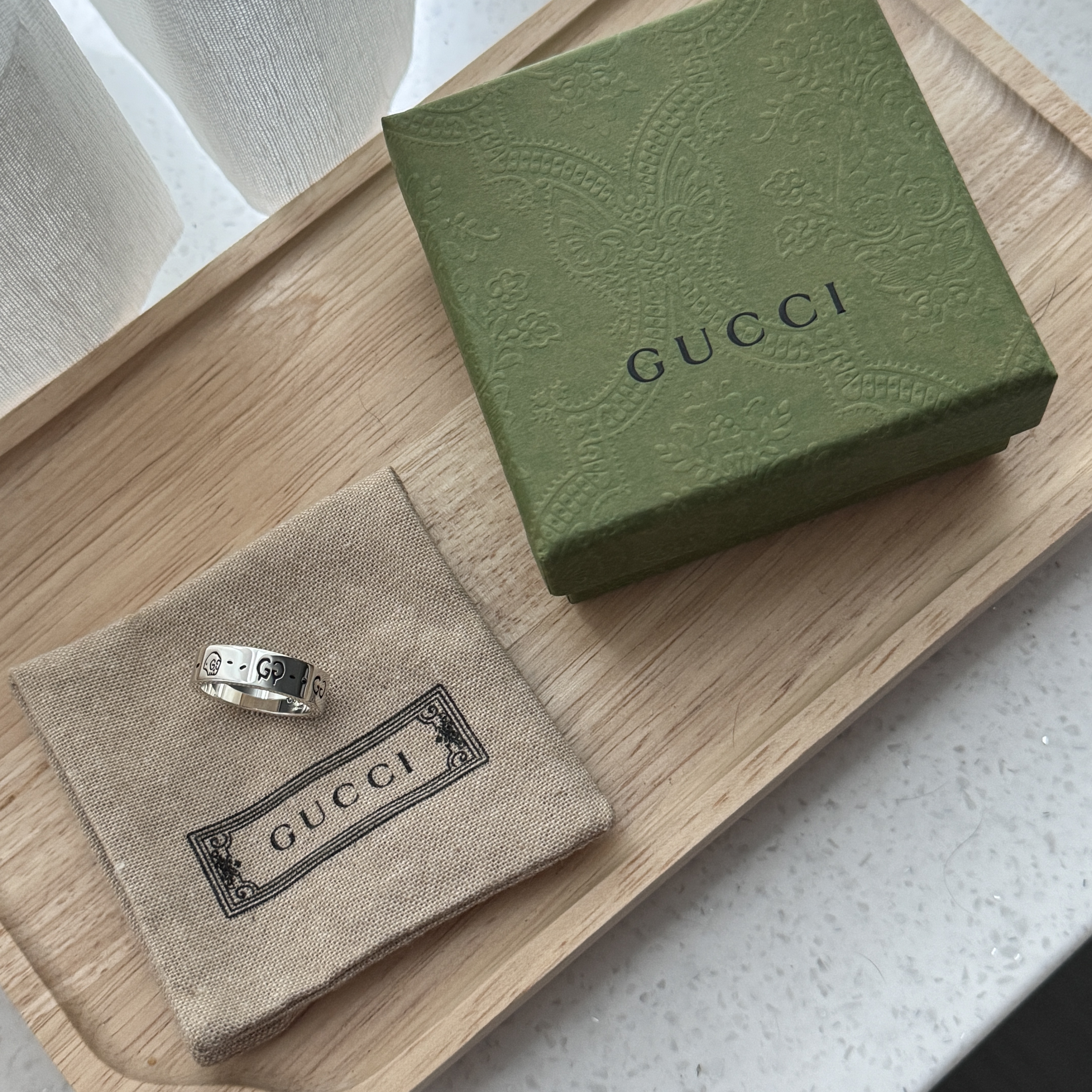 Gucci Ghost Ring Silver 6mm 착용 스타일 - 1