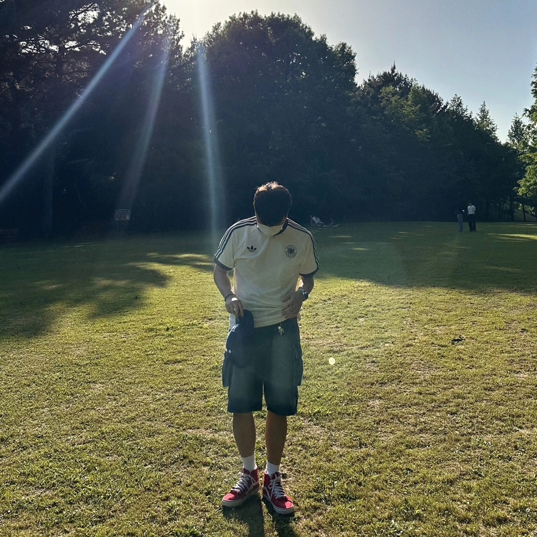 Adidas German Adicolor Classic 3-Stripes T-Shirt Off White - KR Sizing, Vans Sk8-Hi Tapered Racing Red True White 착용 스타일
