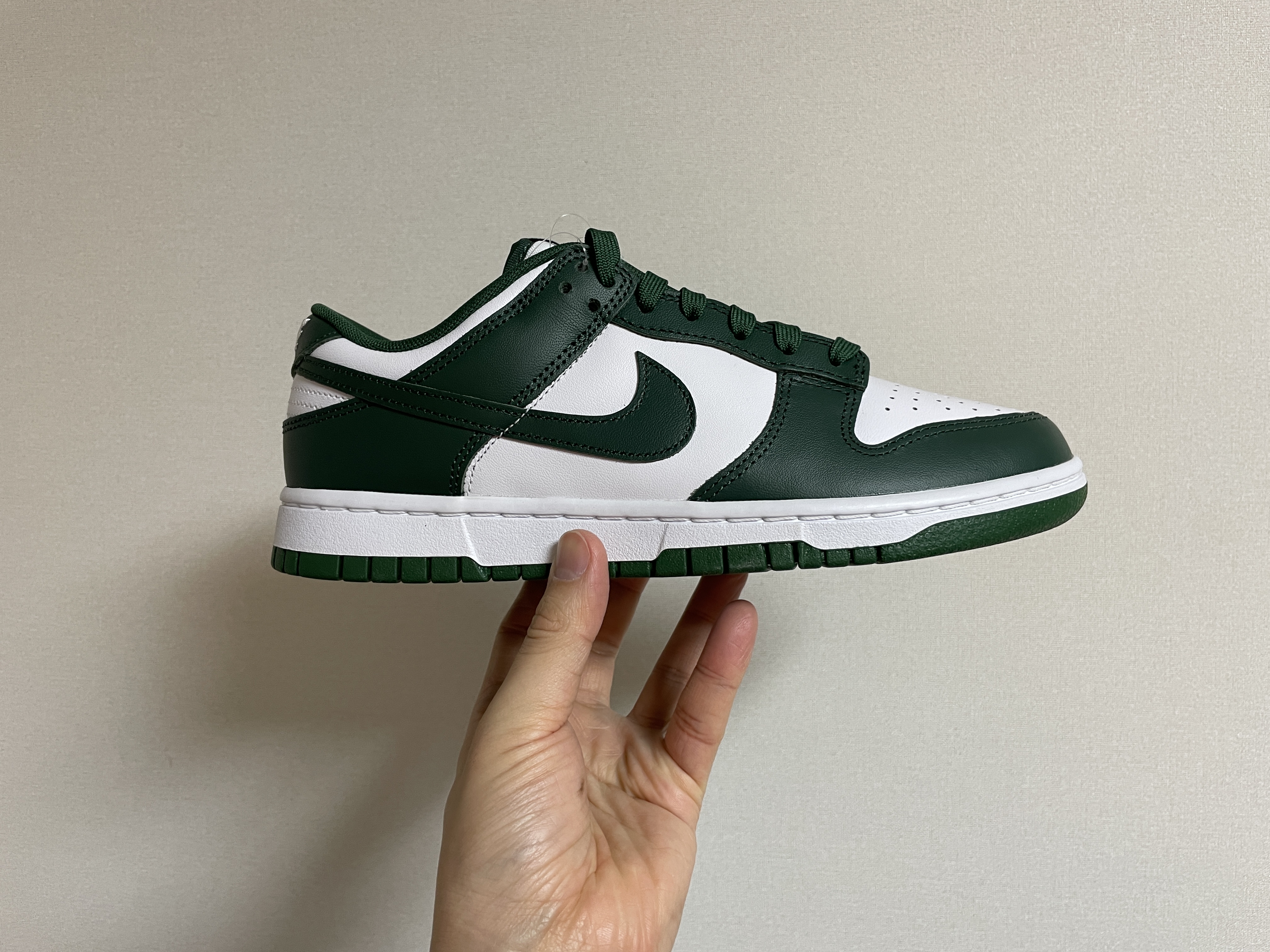 Nike Dunk Low Retro Varsity Green 착용 스타일 - 2