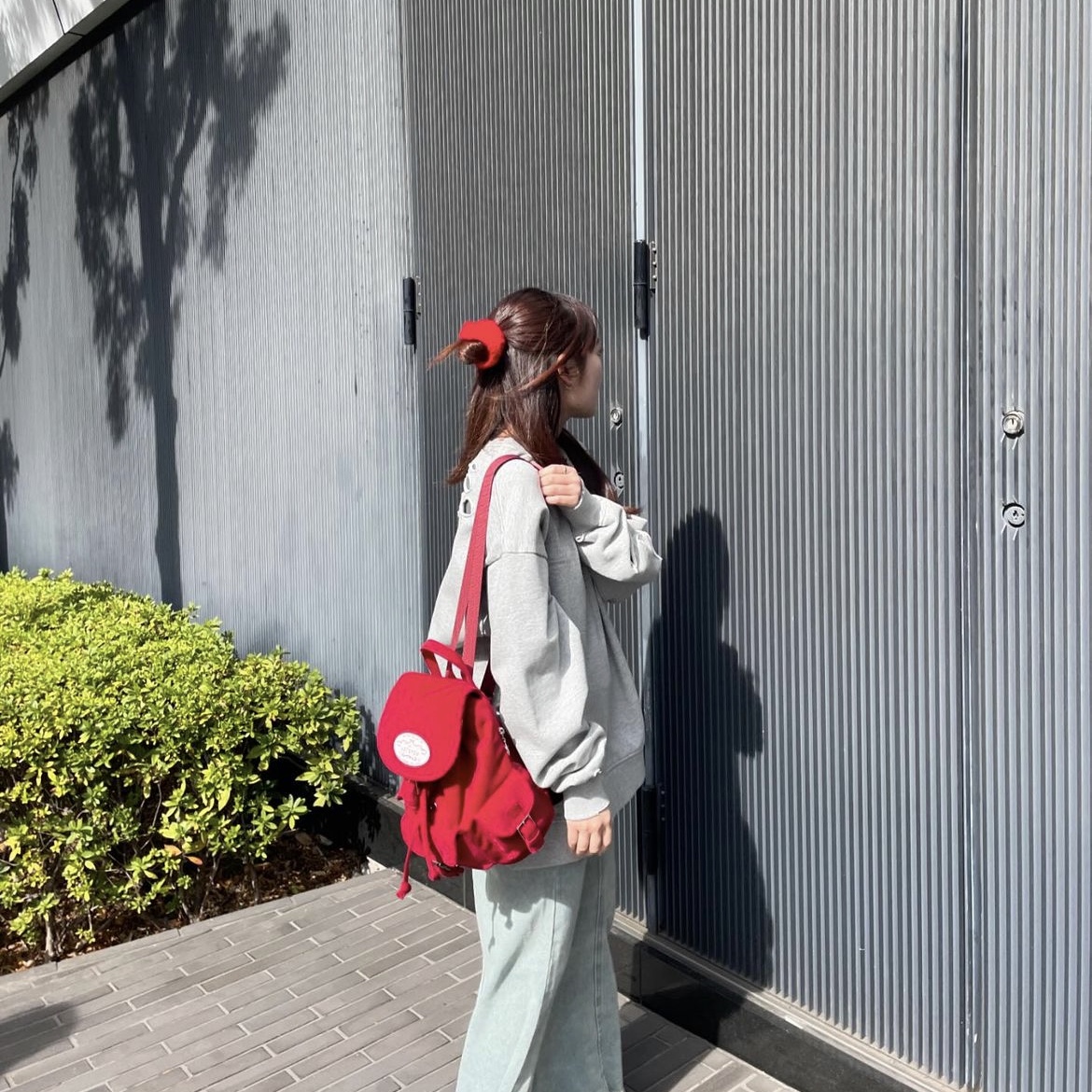 Lots You Holiday Chubby Backpack Red, Lots You Nostalgia Chubby Backpack  Leather Black 착용 스타일