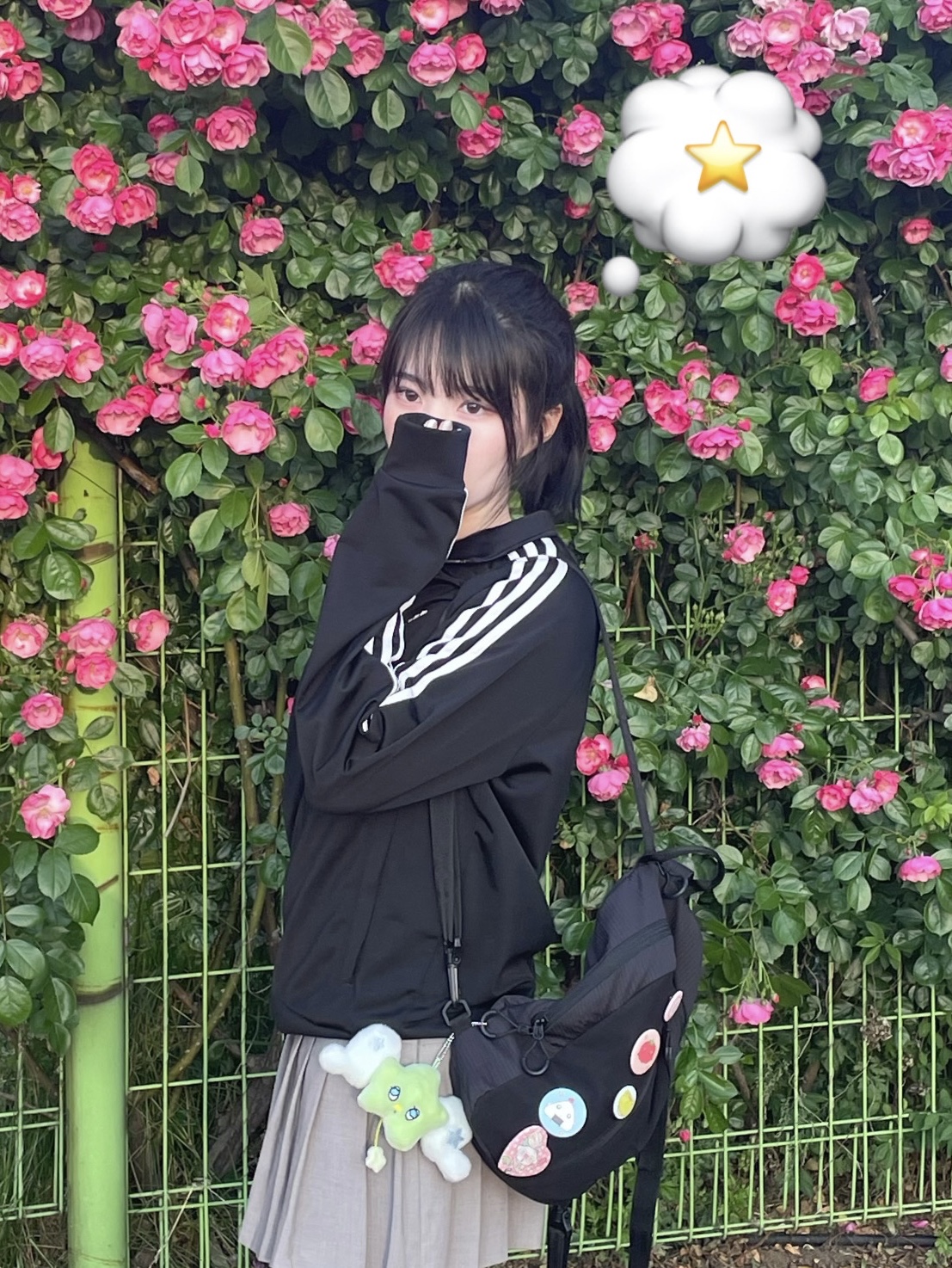 Mischief 2Way Mesh Sling Bag Black 착용 스타일