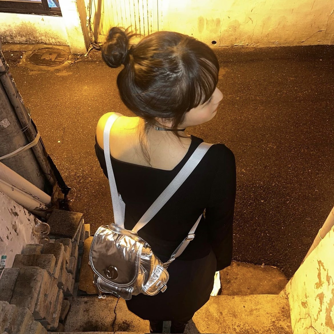 LOTS YOU Cloudy Chubby Backpack Silver 착용 스타일