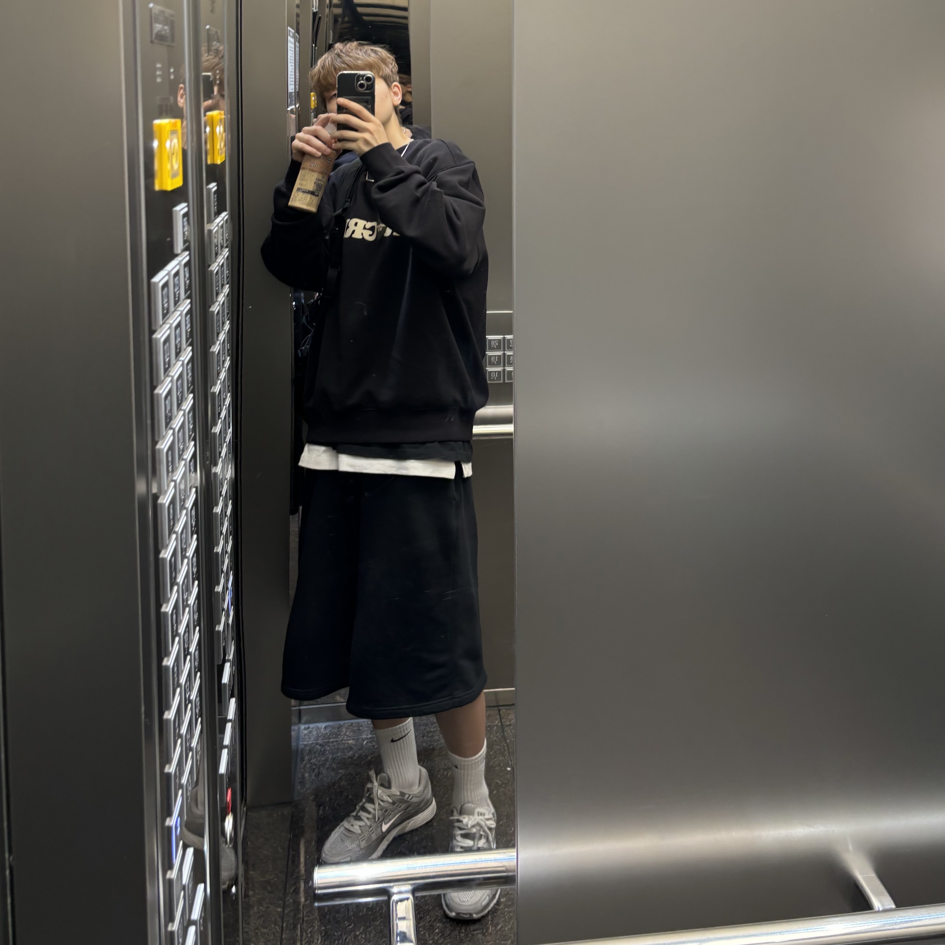 Nike P-6000 PRM Light Iron Ore, Nike NRG Solo Swoosh Fleece Hoodie Black White - Asia 착용 스타일 - 2